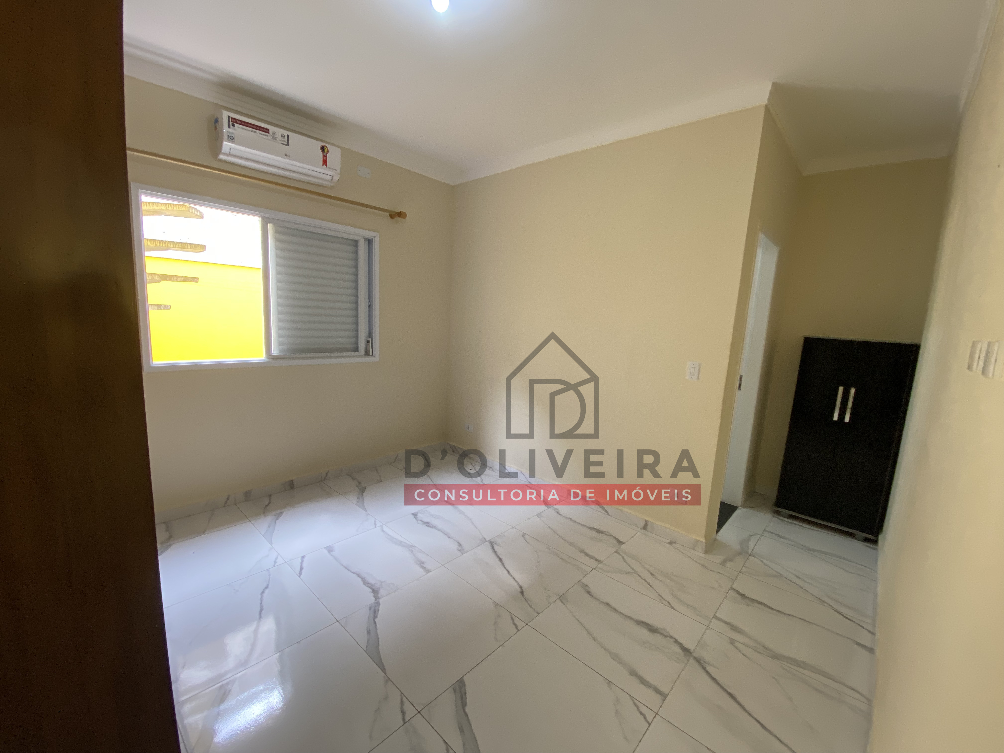 Casa térrea com piscina à venda no Parque D'aville - Peruíbe - SP