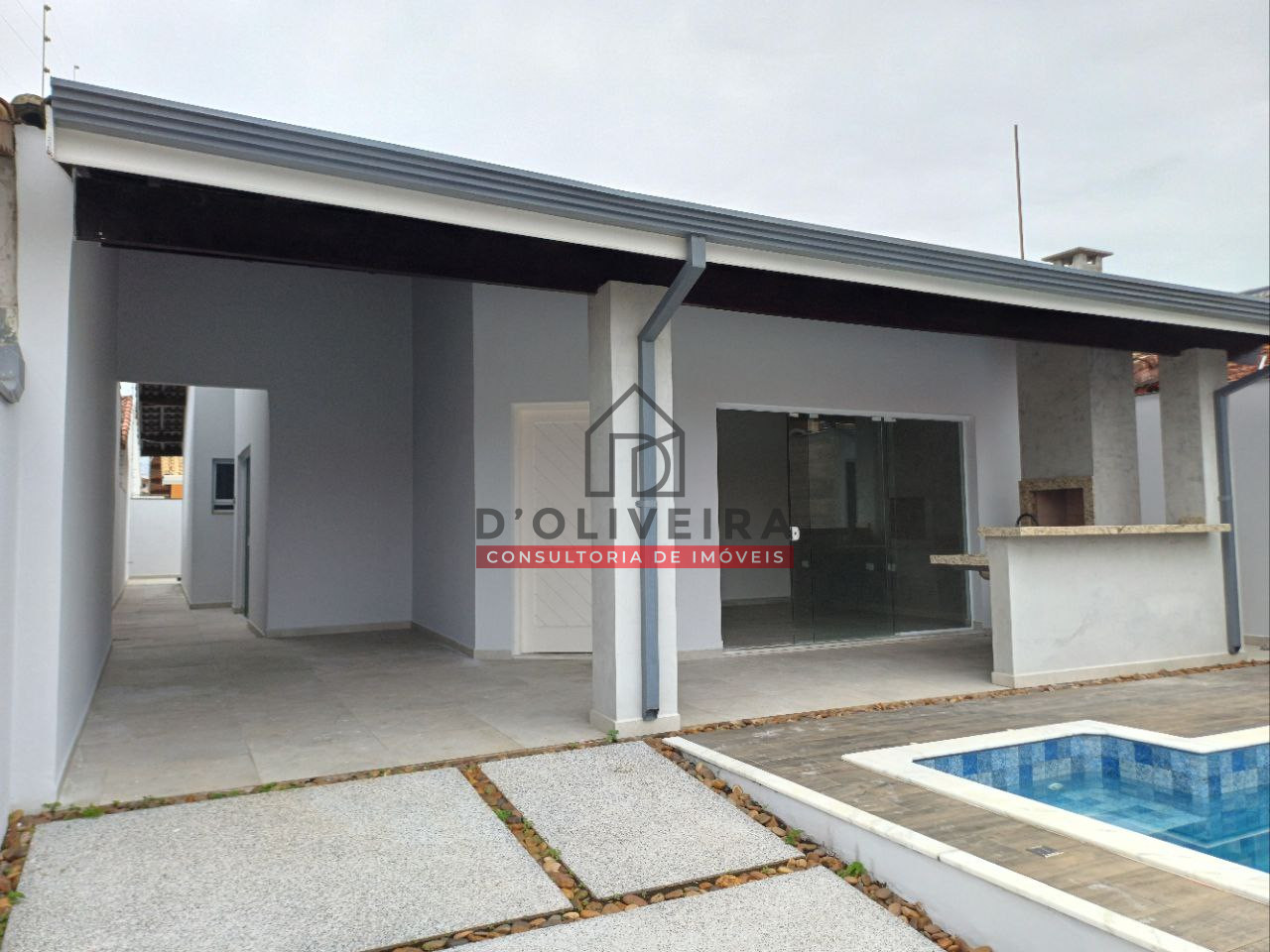 Casa térrea a 100 metros da praia no Bairro Oásis - Peruíbe - SP