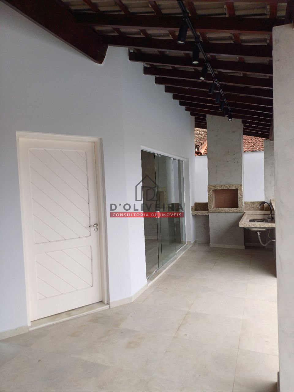 Casa térrea a 100 metros da praia no Bairro Oásis - Peruíbe - SP