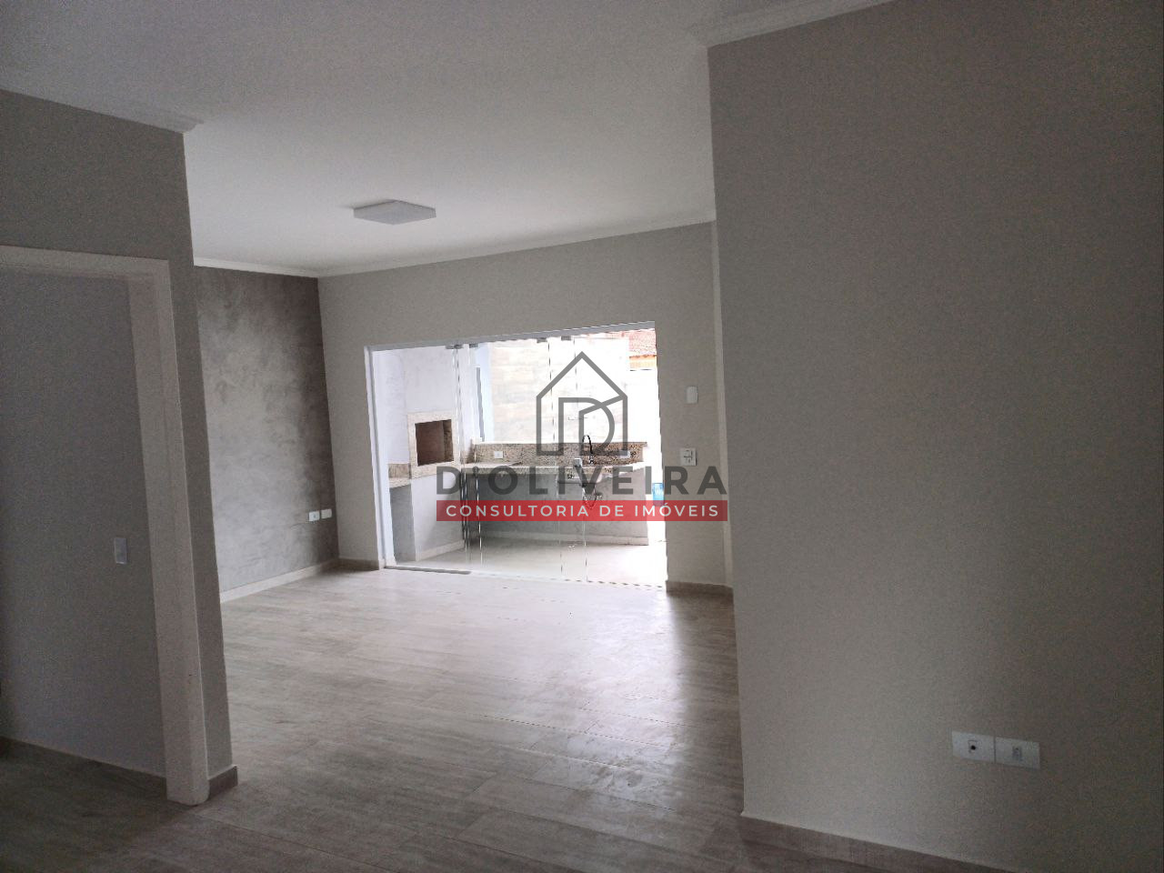 Casa térrea a 100 metros da praia no Bairro Oásis - Peruíbe - SP