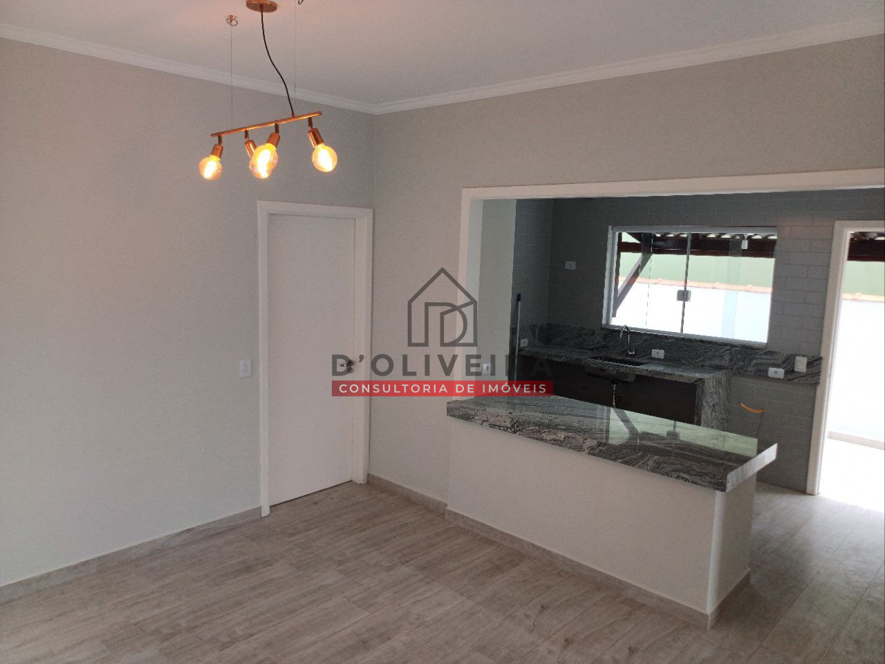 Casa térrea a 100 metros da praia no Bairro Oásis - Peruíbe - SP