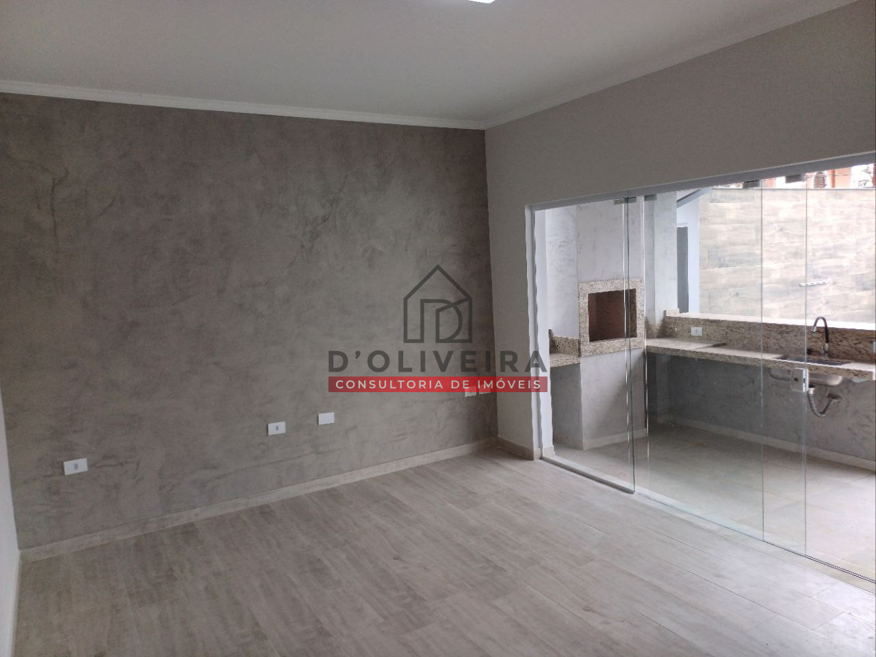 Casa térrea a 100 metros da praia no Bairro Oásis - Peruíbe - SP