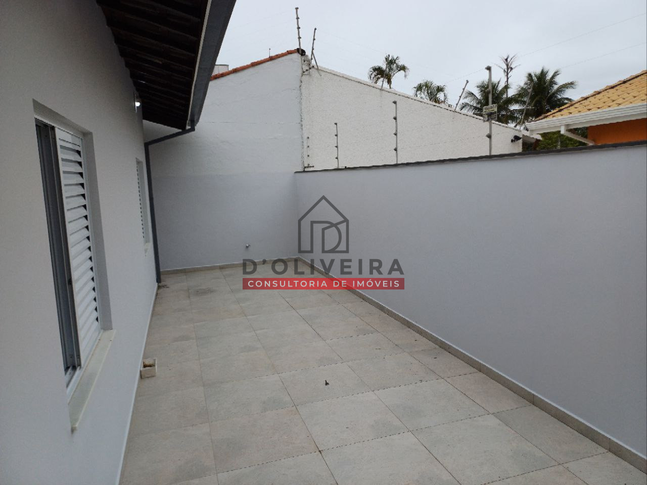 Casa térrea a 100 metros da praia no Bairro Oásis - Peruíbe - SP