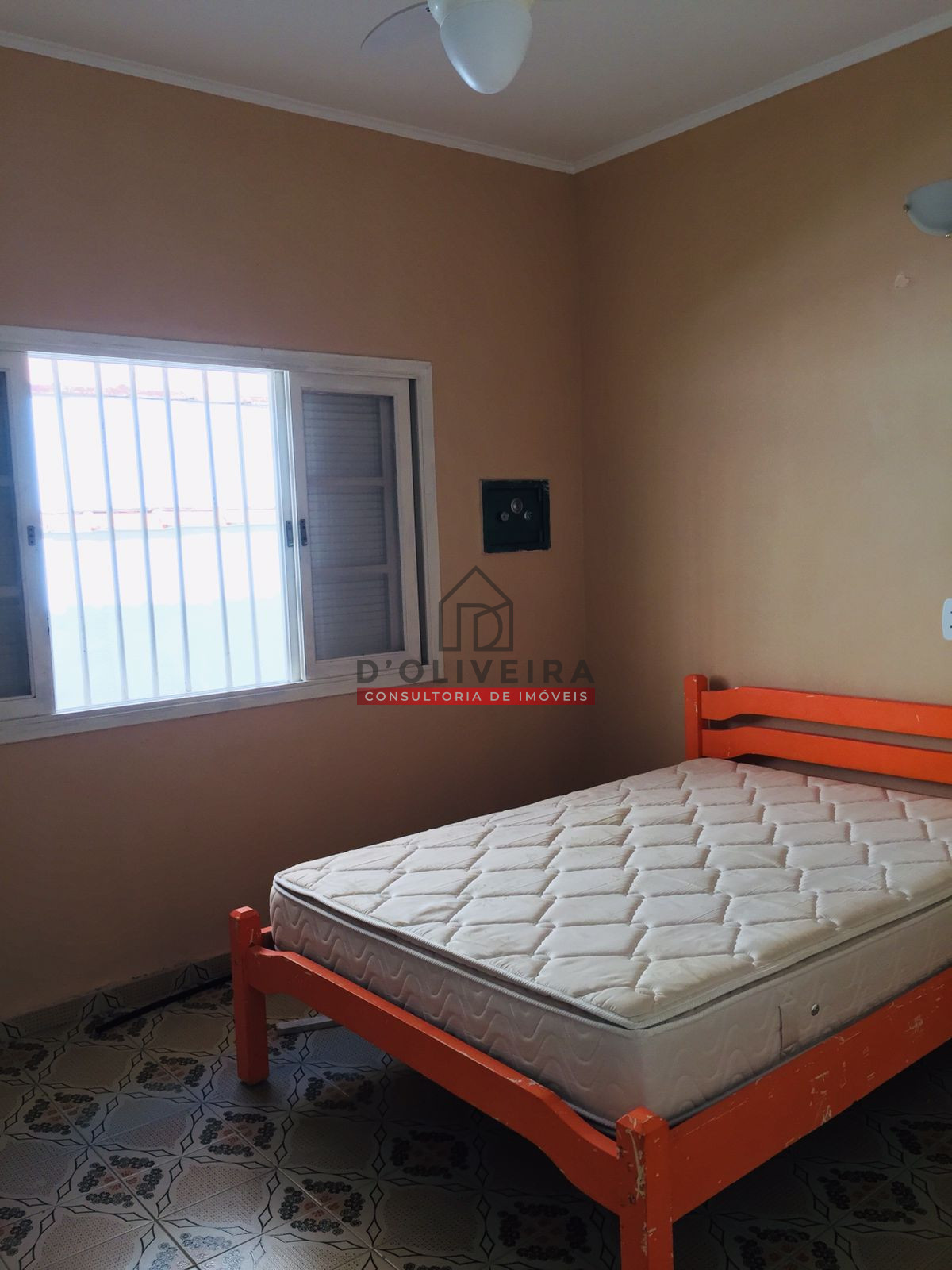 Casa térrea para venda no Centro de Peruíbe - SP