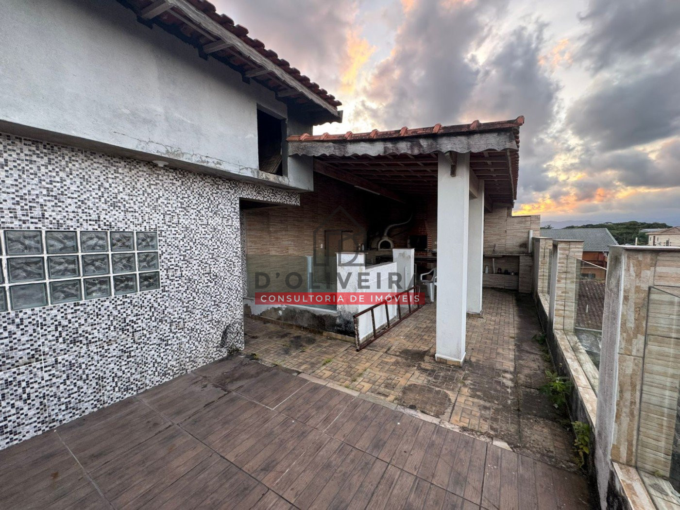 Sobrado com 180m² de terreno à venda no Parque Balneário Oásis - Peruíbe - SP