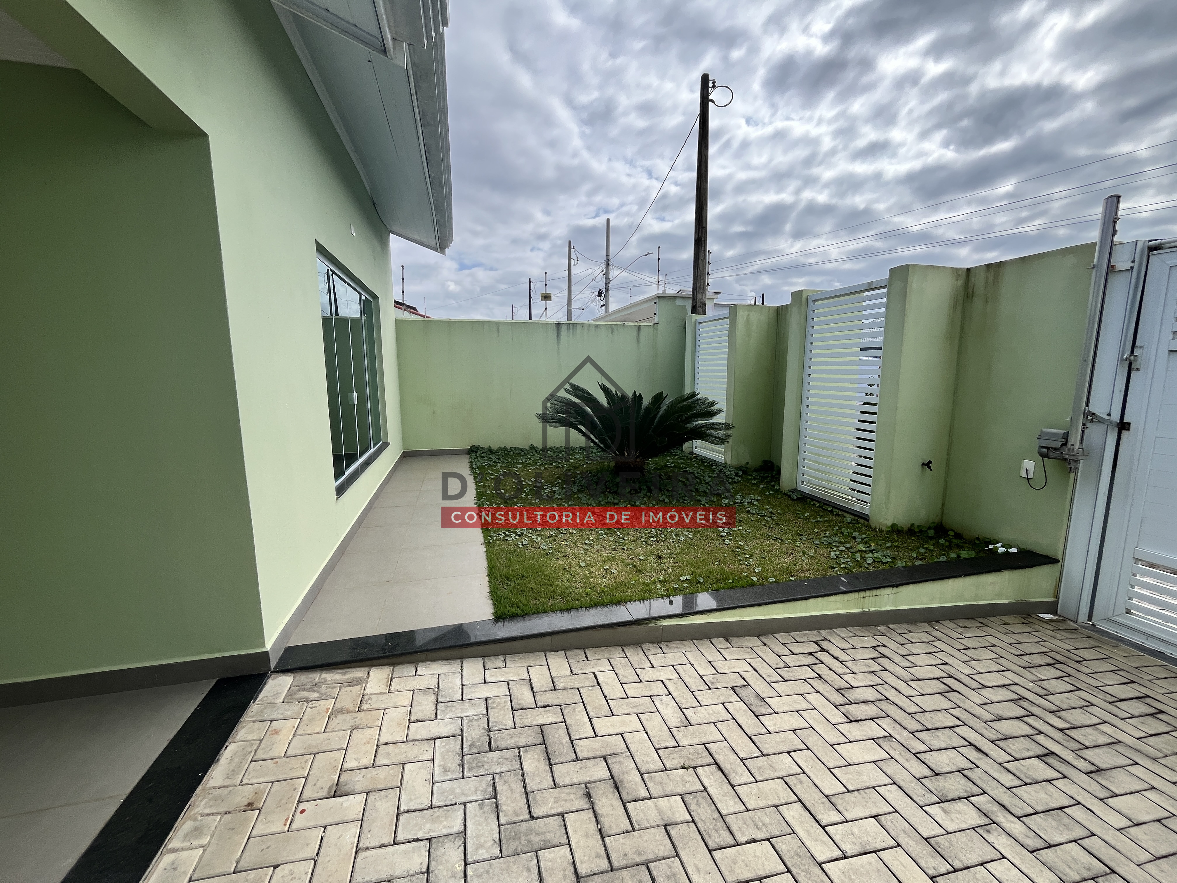 Casa moderna com piscina à venda na Cidade Nova Peruíbe - Peruíbe - SP