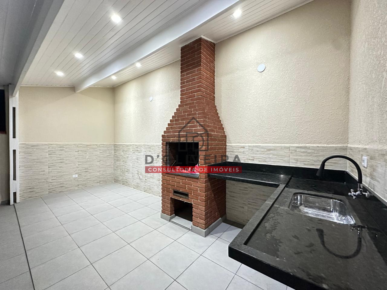 Casa geminada com piscina a venda no Bairro Stella Maris - Peruíbe - SP