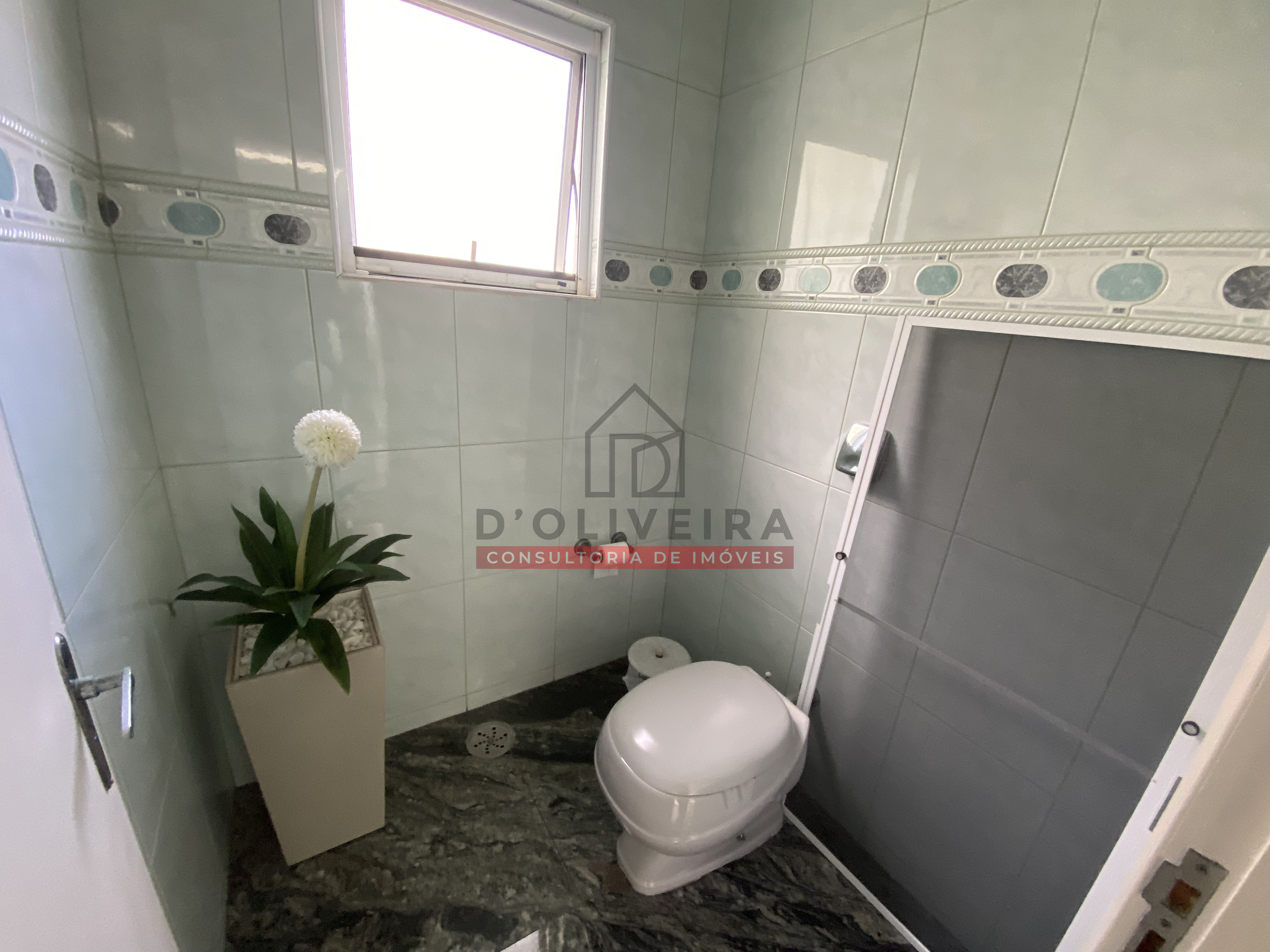 Casa térrea com 3 suítes à venda no condomínio Bougainvillée III - Peruíbe - SP