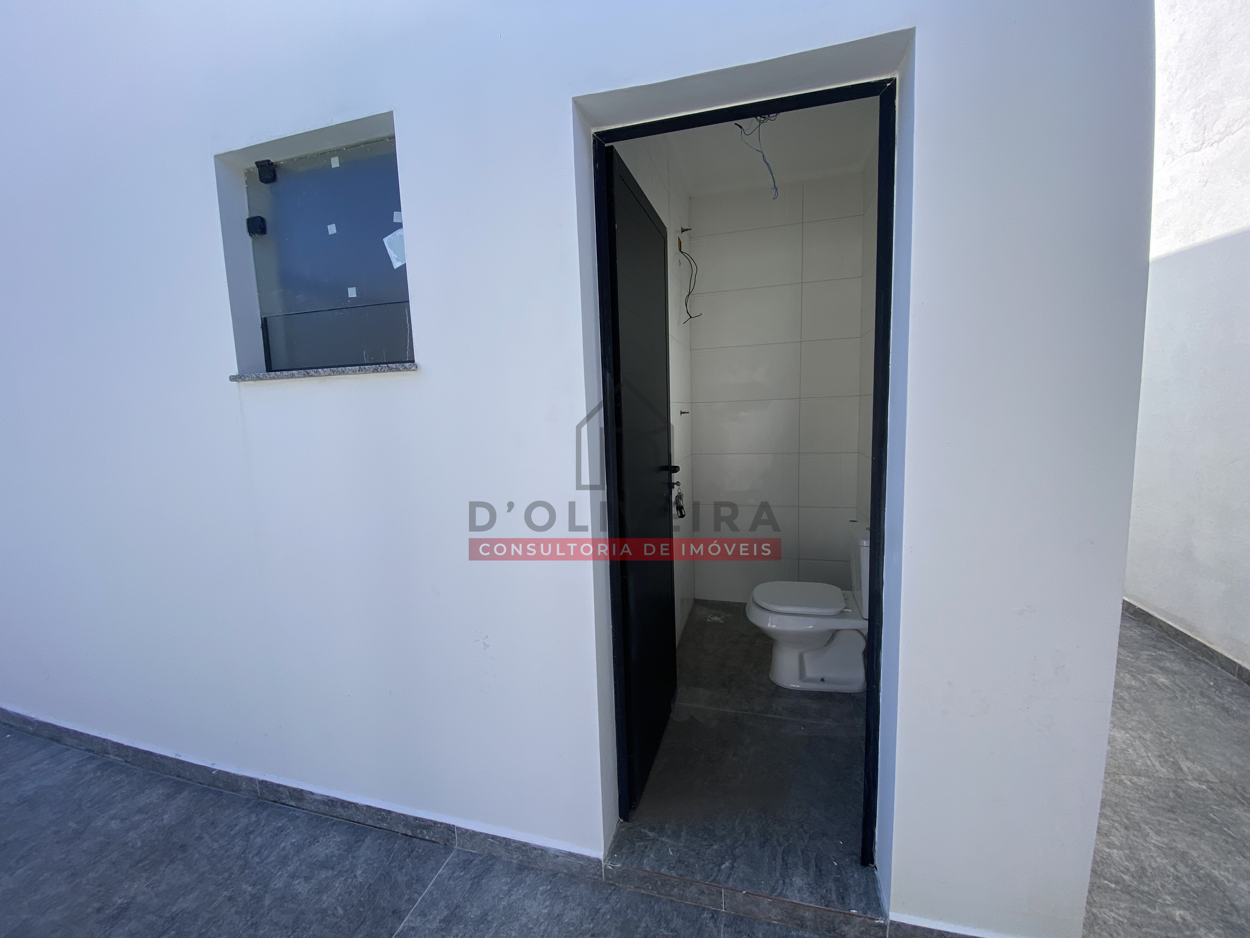 Casa térrea com piscina e 3 suítes à venda no Balneário Samburá - Peruíbe - SP