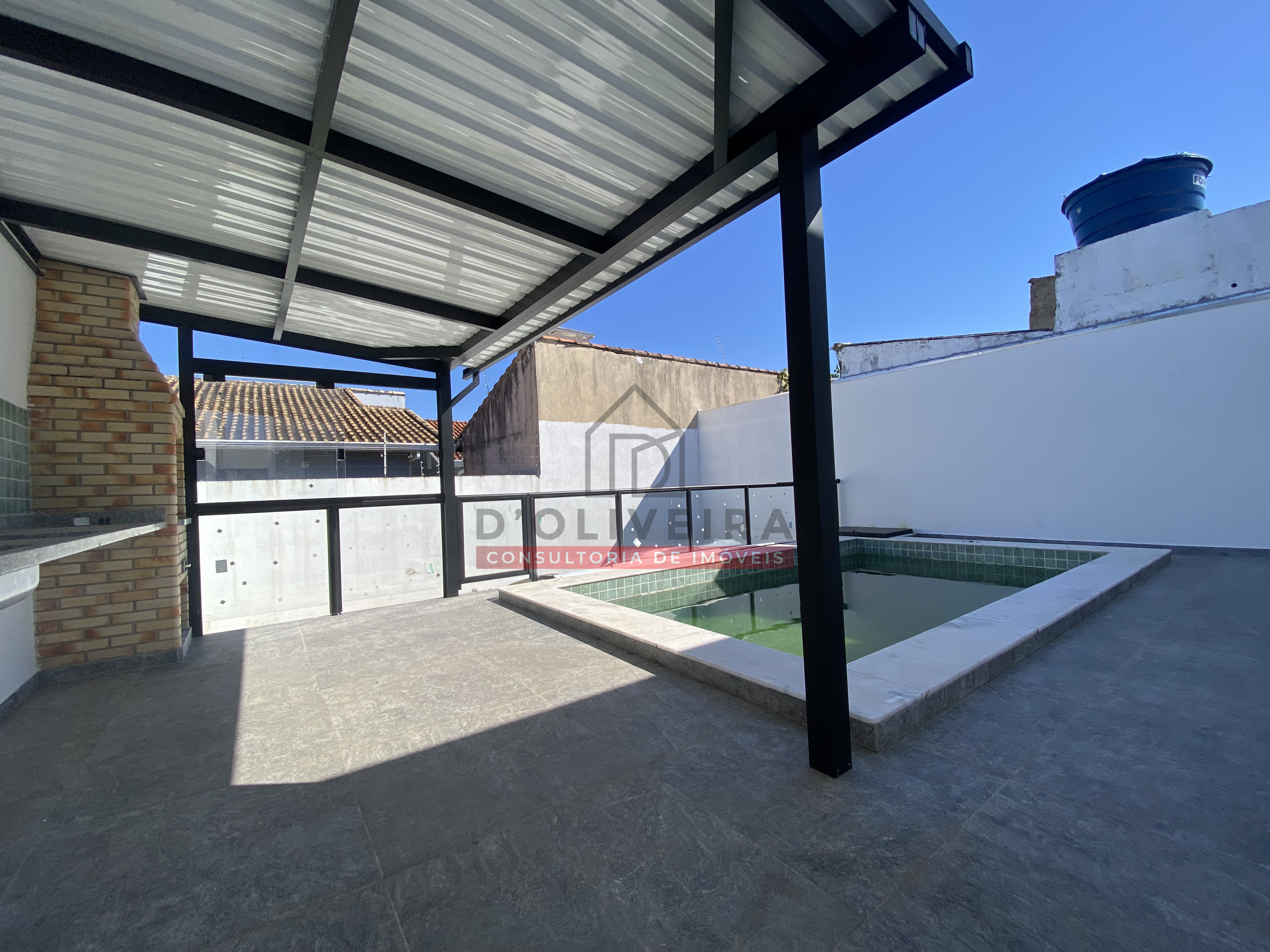 Casa térrea com piscina e 3 suítes à venda no Balneário Samburá - Peruíbe - SP