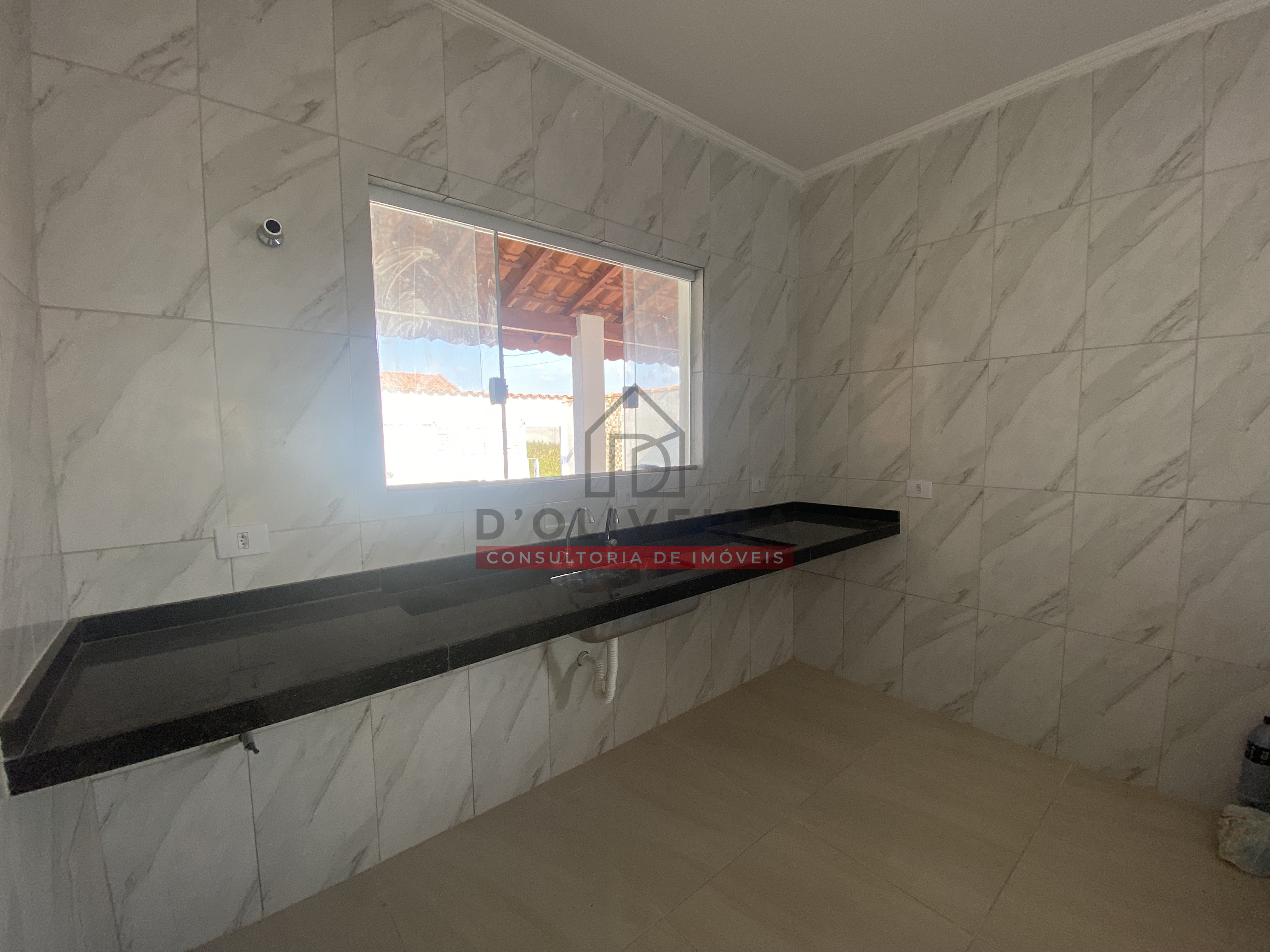 Casa geminada com piscina à venda no Flora Rica 2 - Peruíbe - SP