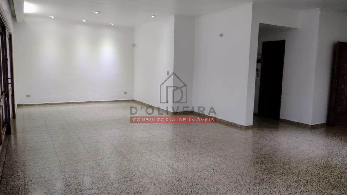 Sobrado com 4 suítes no Centro de Peruíbe- Peruíbe - SP