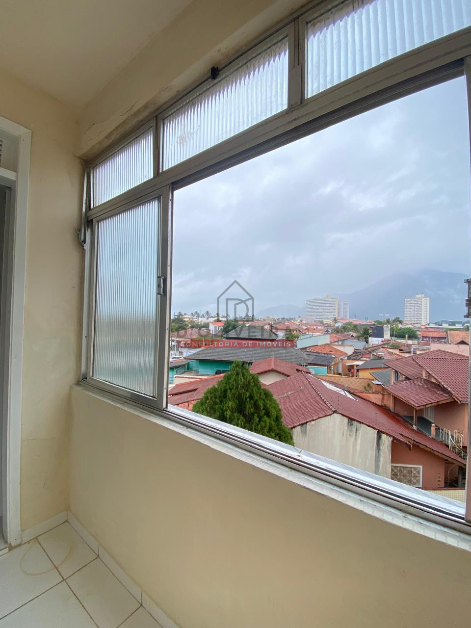 Oportunidade - Apartamento no centro a 100 metros da praia - Peruíbe - SP