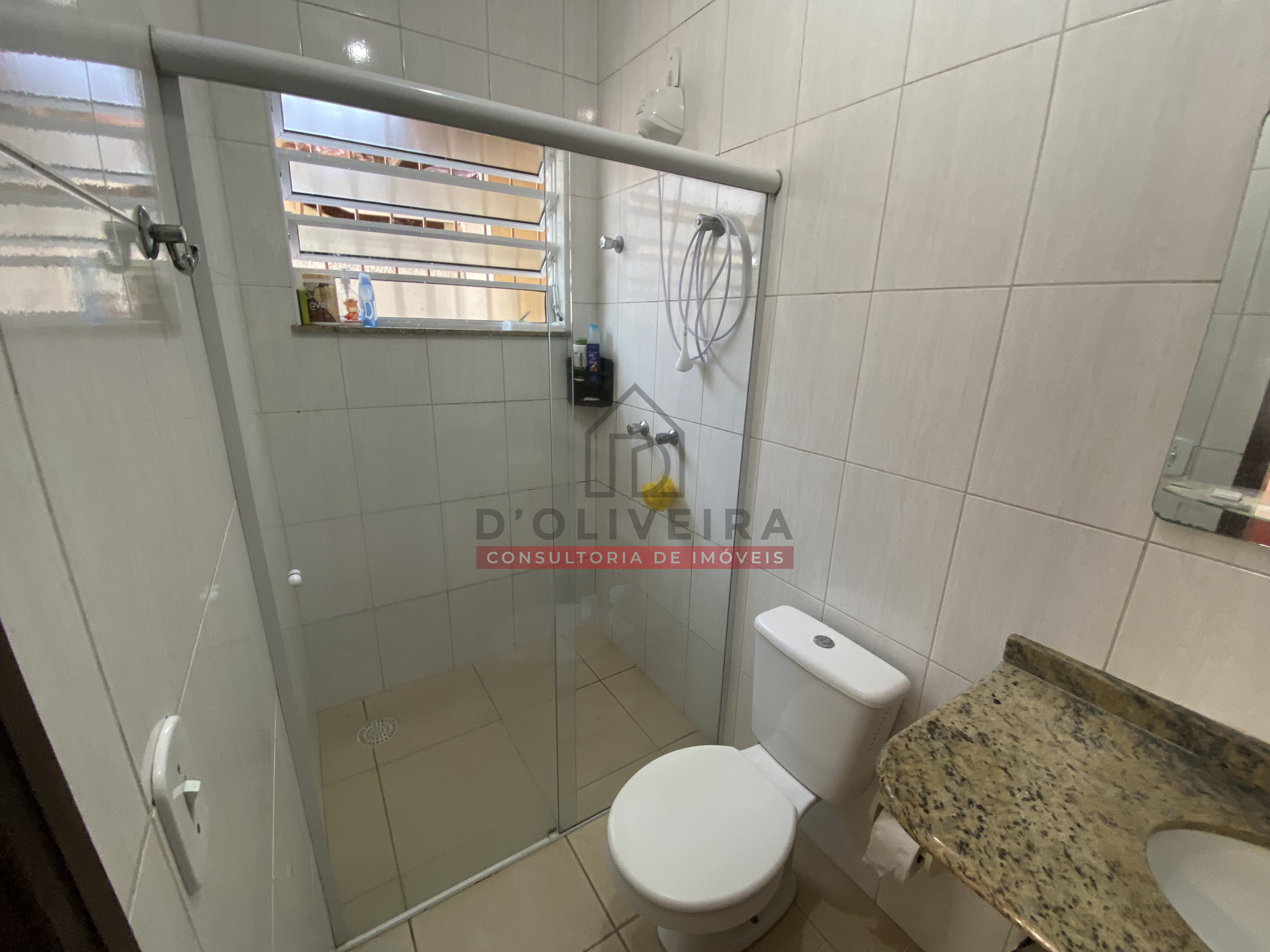 Casa térrea a 50 metros da praia para venda no Stella Maris - Peruíbe - SP