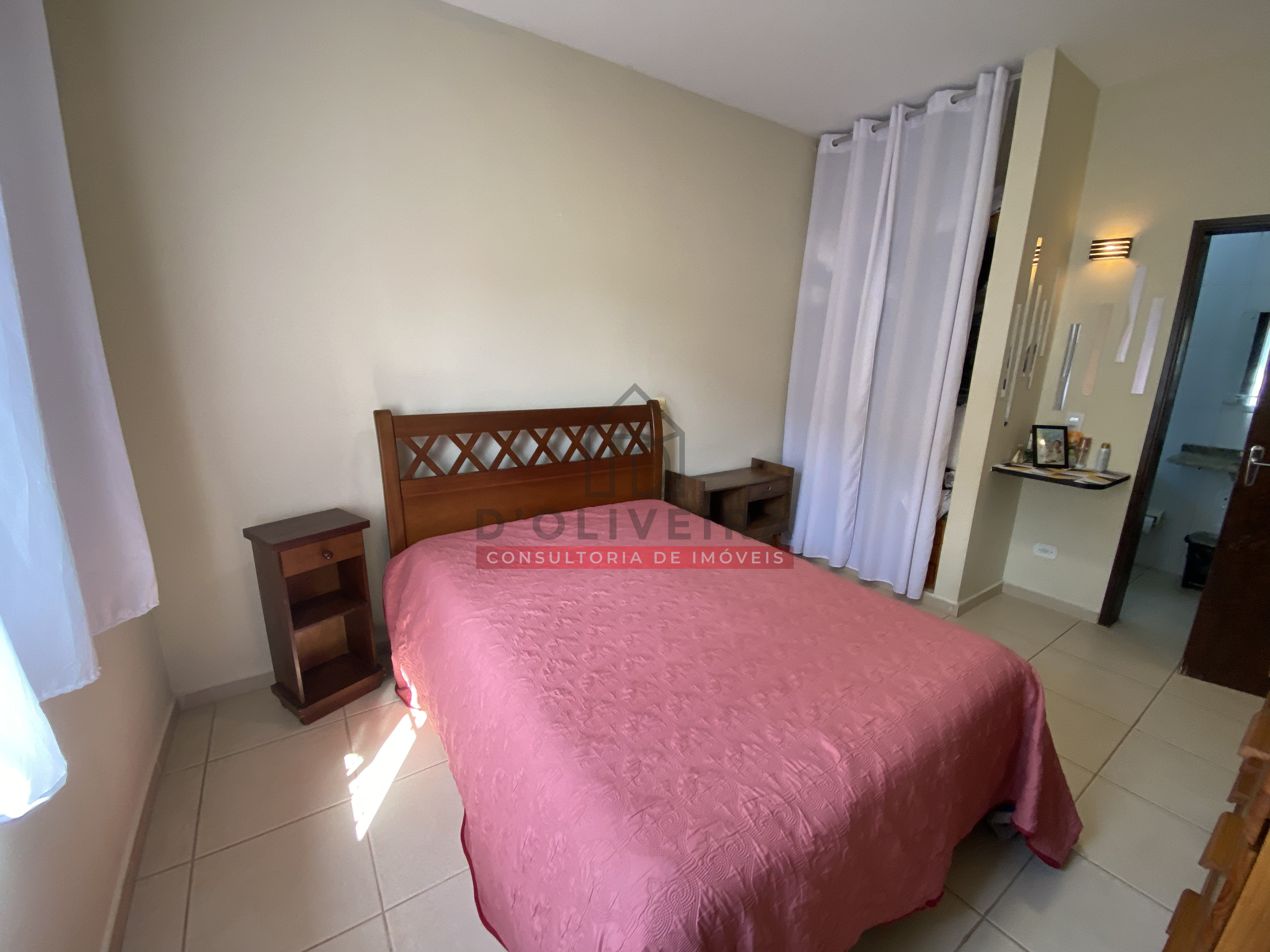 Casa térrea a 50 metros da praia para venda no Stella Maris - Peruíbe - SP