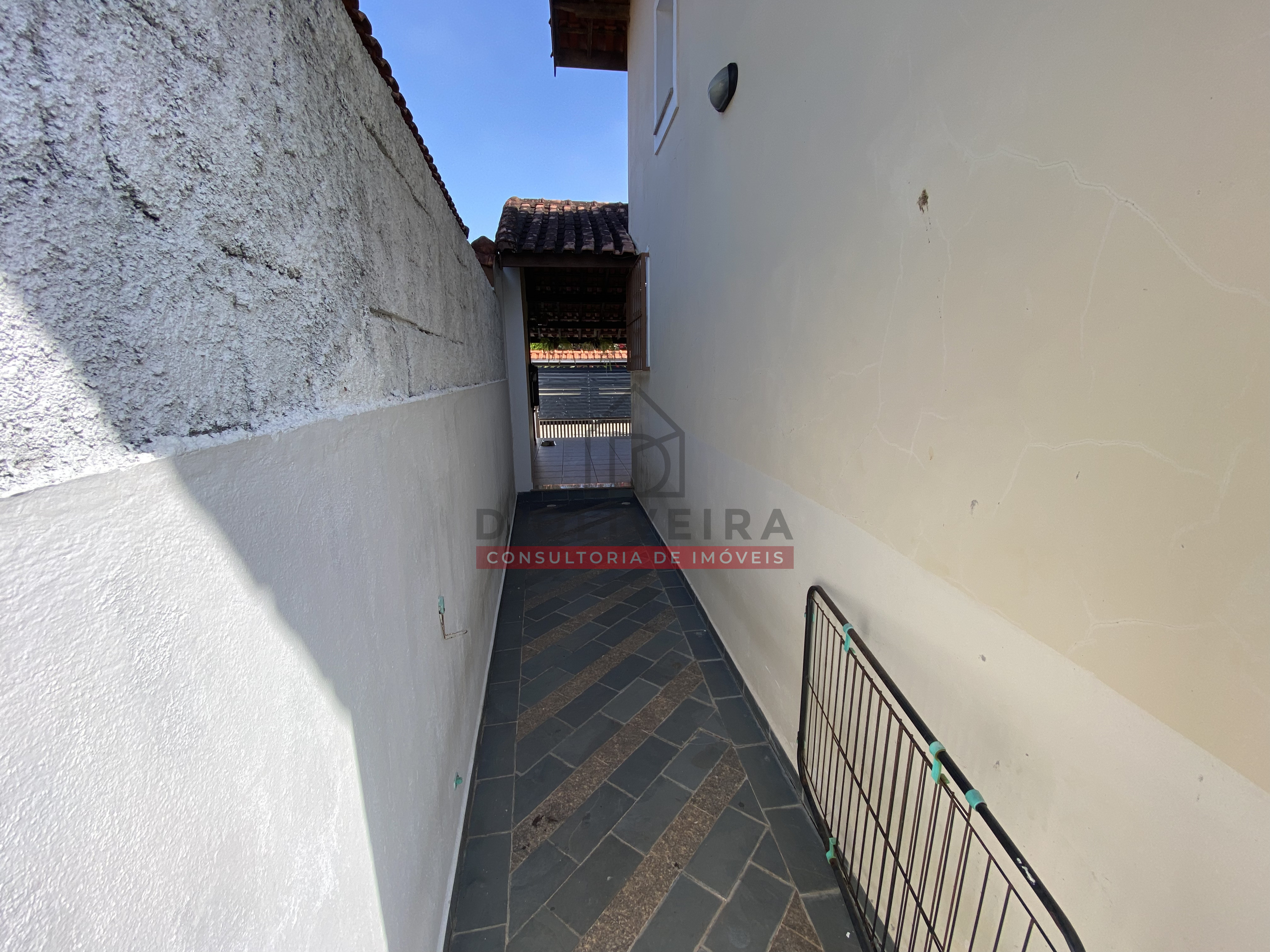 Casa térrea a 50 metros da praia para venda no Stella Maris - Peruíbe - SP