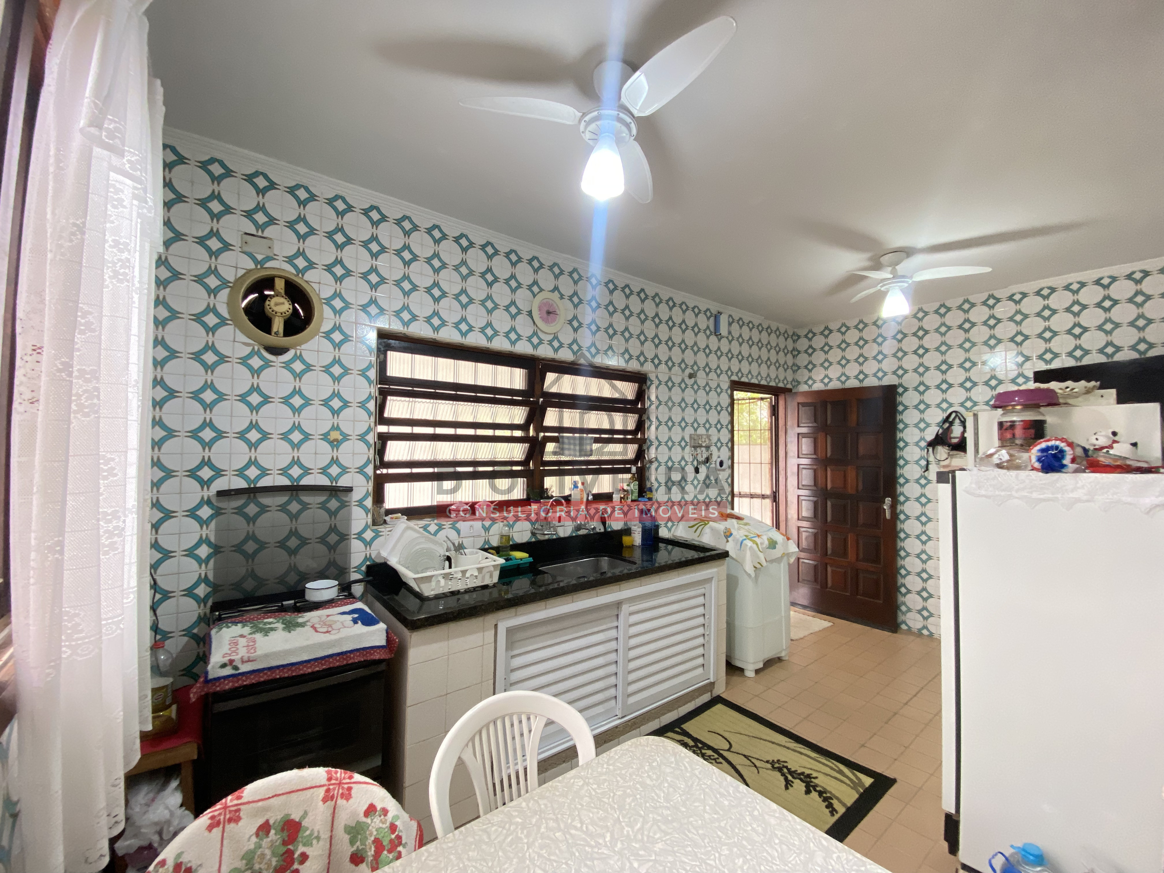 Casa térrea em três terrenos para venda no São João Batista - Peruíbe - SP