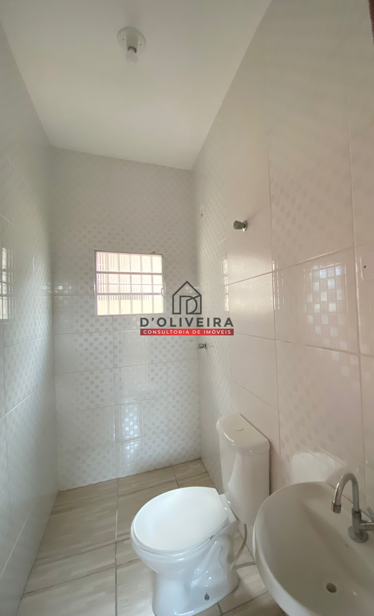 Casa térrea a venda no Bairro Caraguava - Peruíbe - SP