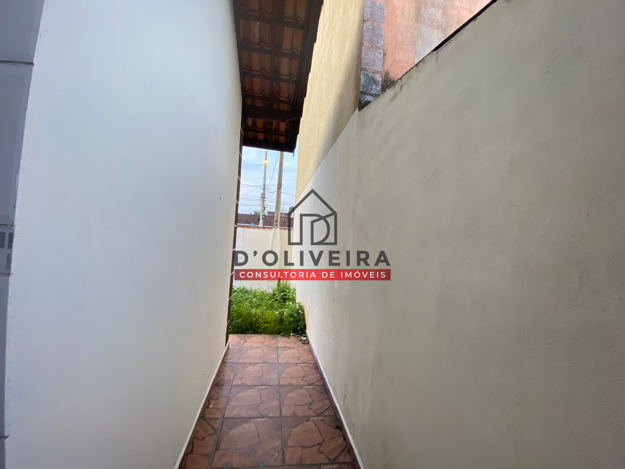 Casa térrea a venda no Bairro Caraguava - Peruíbe - SP