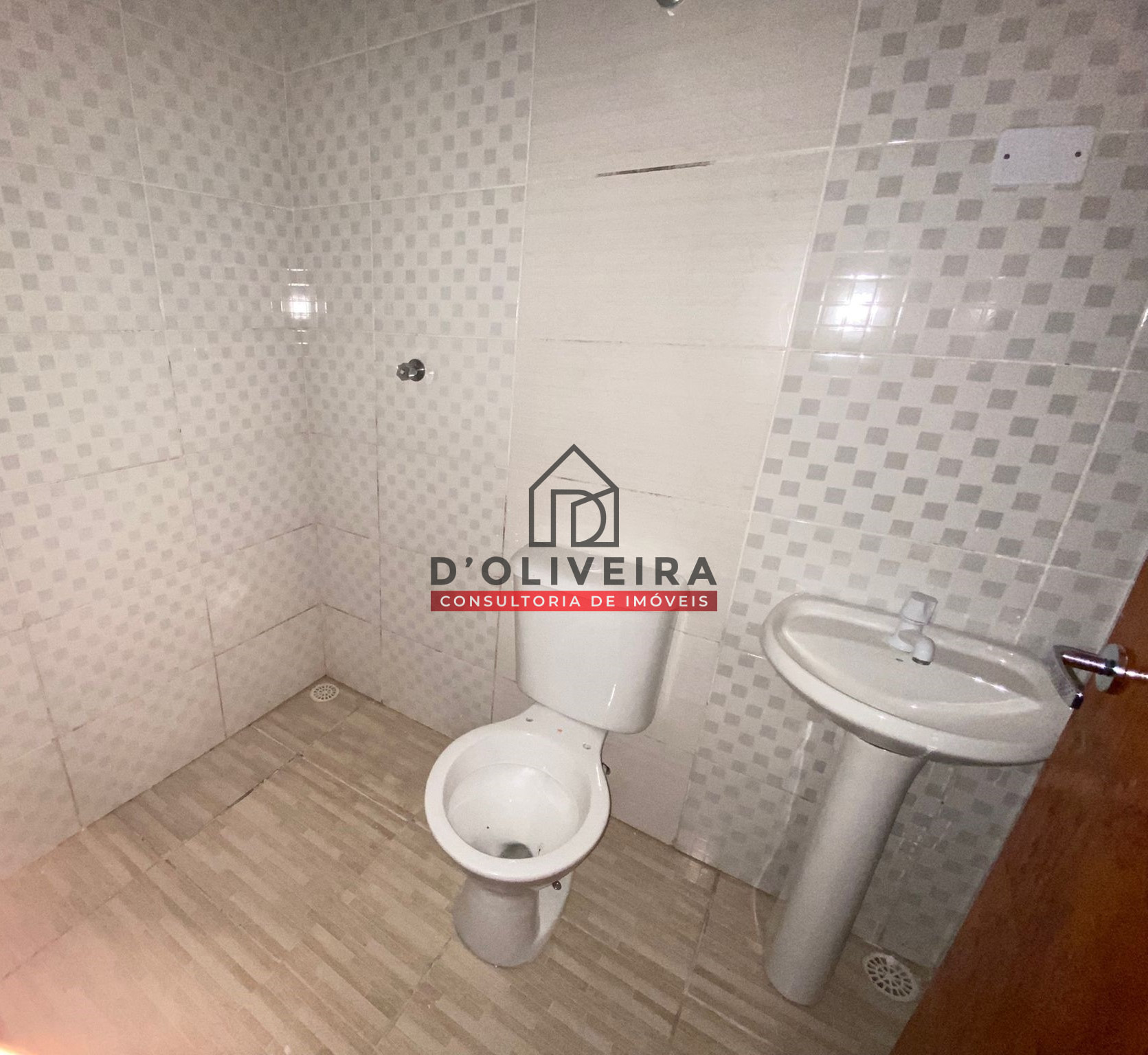 Casa térrea a venda no Bairro Caraguava - Peruíbe - SP