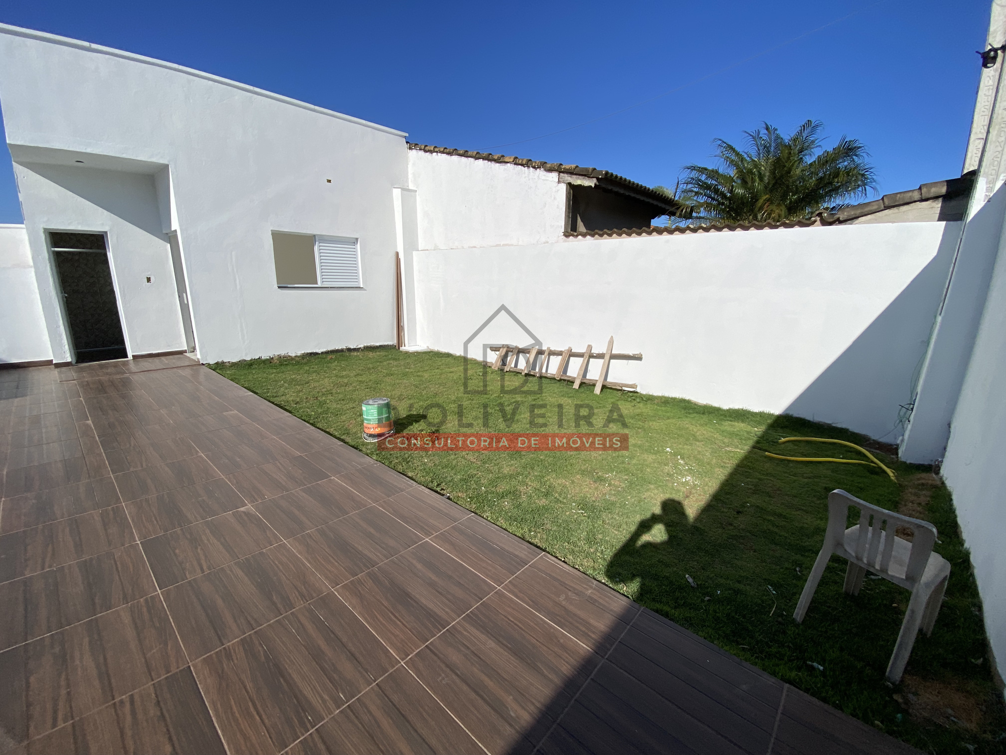 Casa moderna com piscina no Maria Helena Novaes - Peruíbe - SP