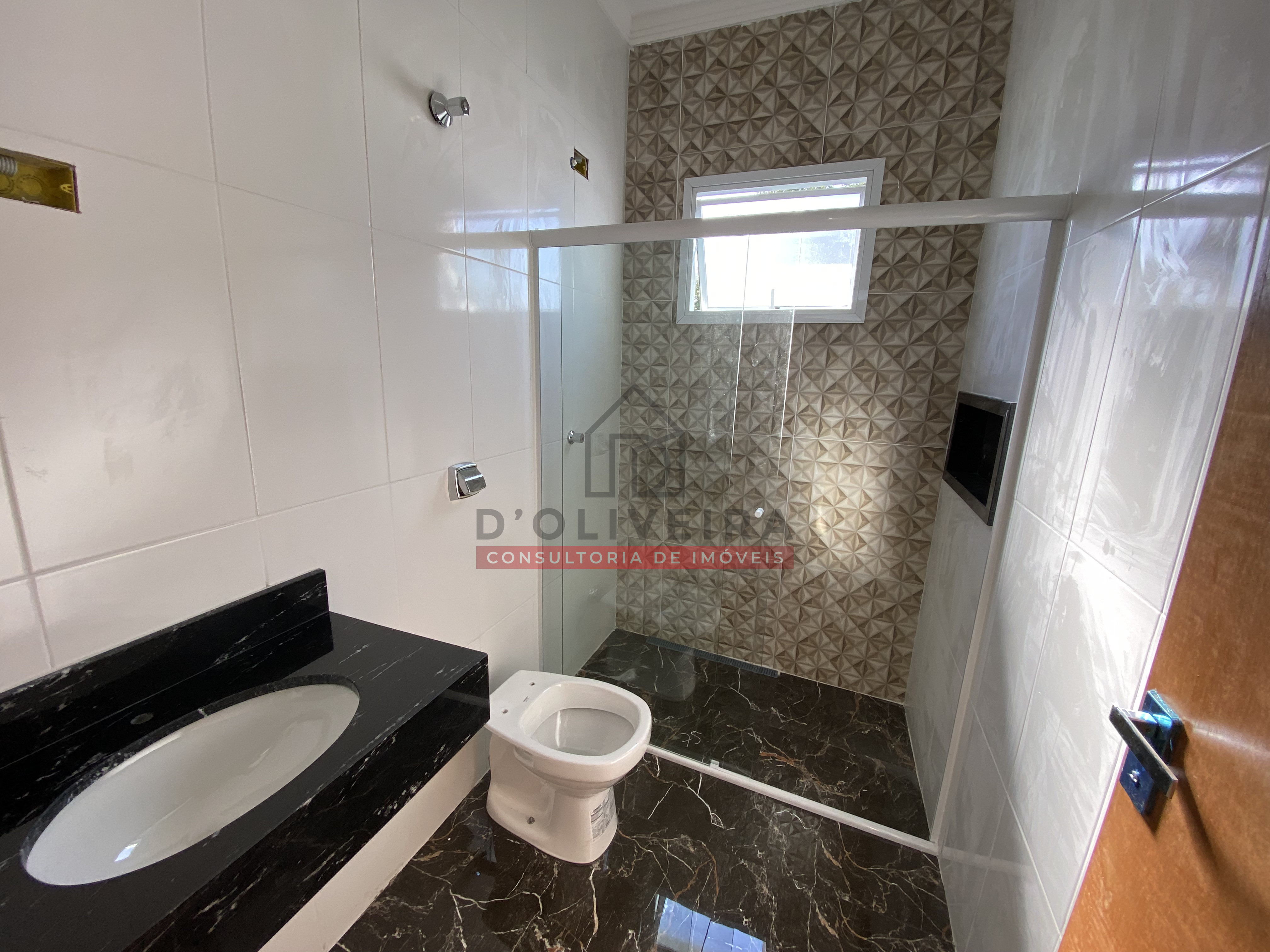 Casa moderna com piscina no Maria Helena Novaes - Peruíbe - SP