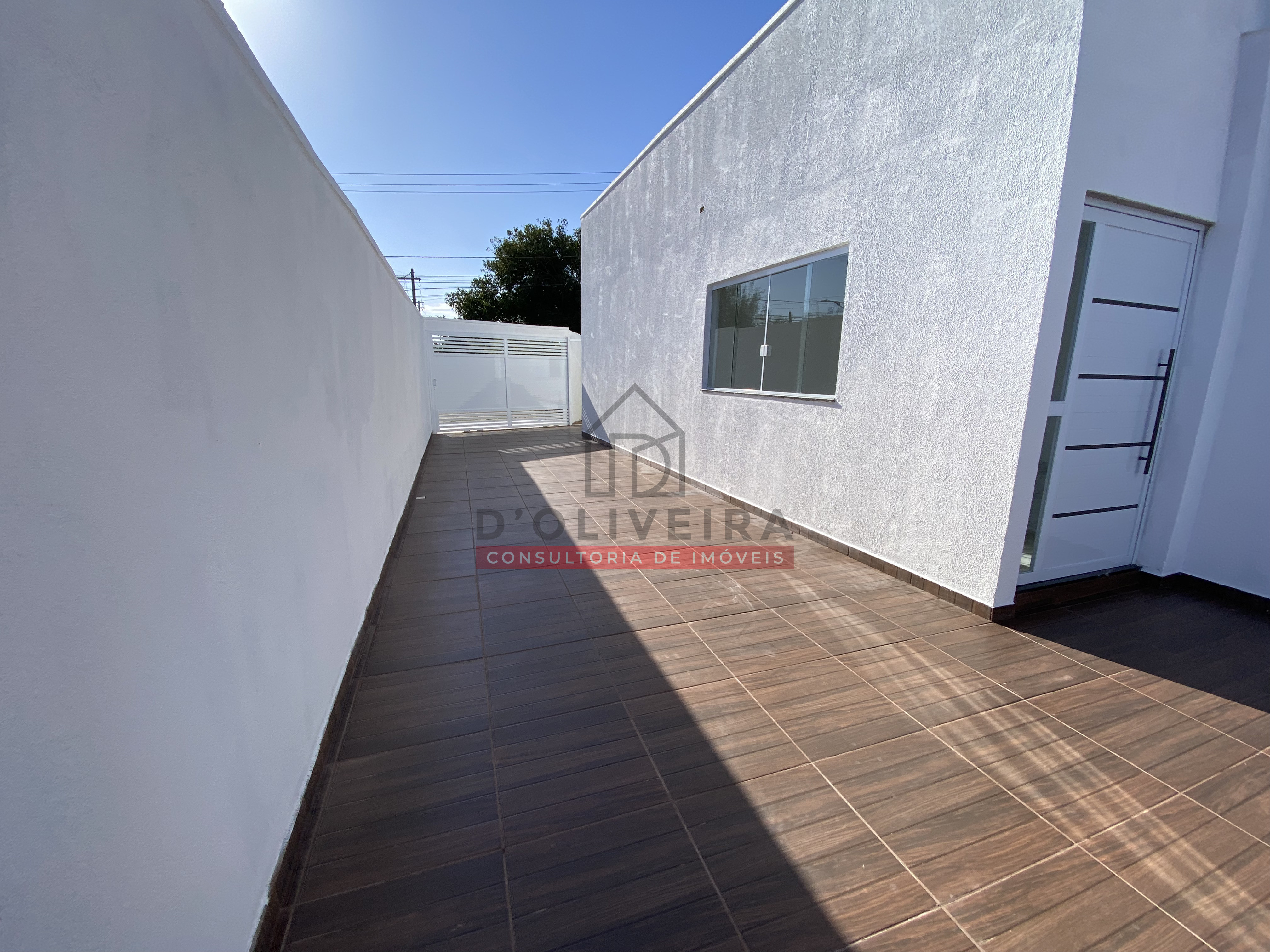 Casa moderna com piscina no Maria Helena Novaes - Peruíbe - SP