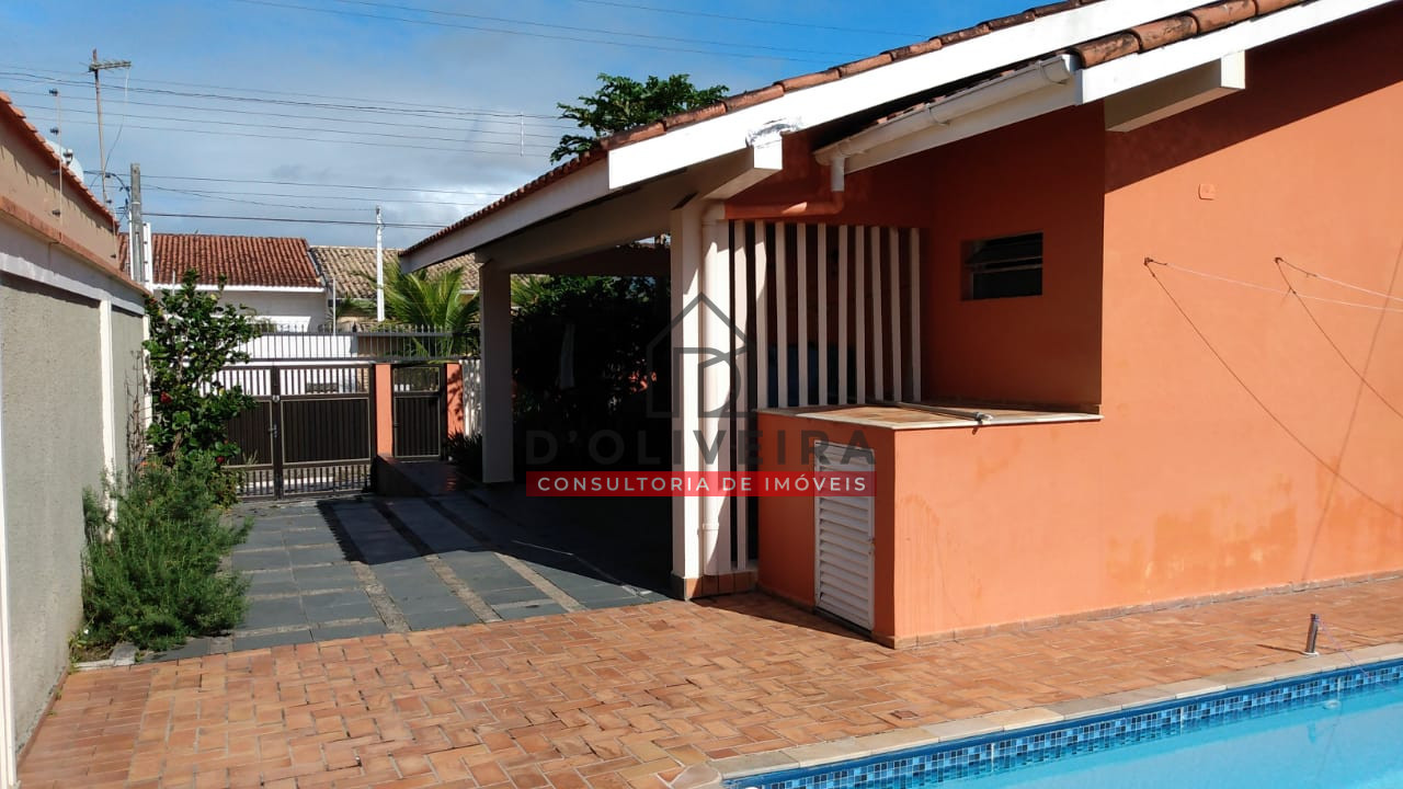 Casa térrea com piscina na Estância São José - Peruíbe - SP
