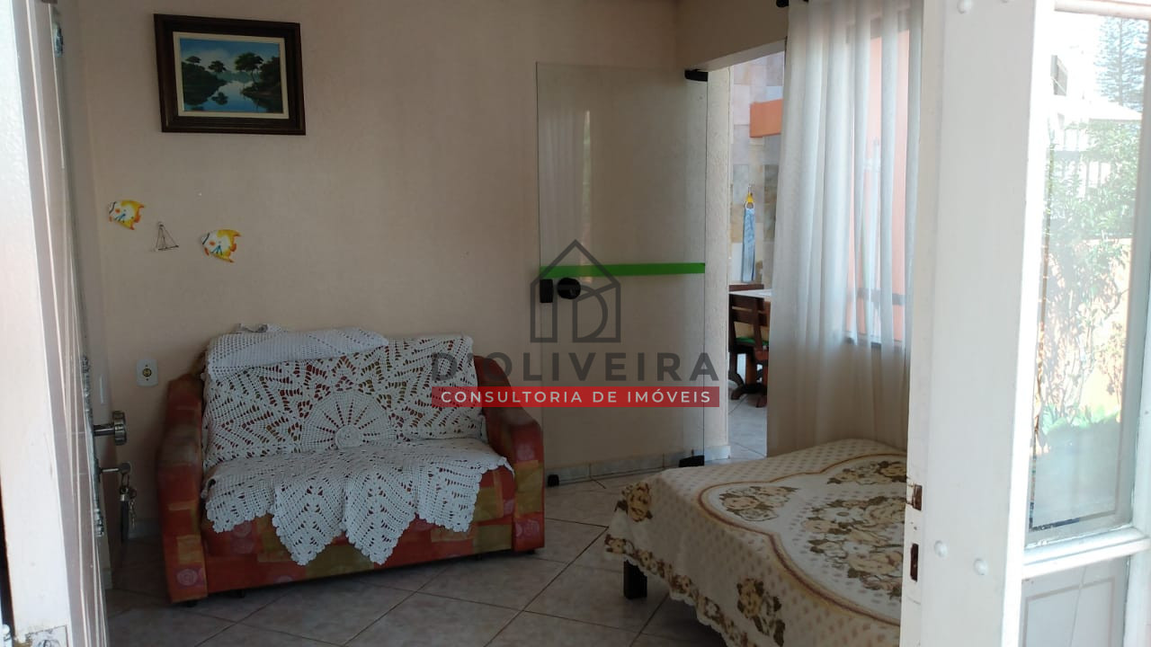 Casa térrea com piscina na Estância São José - Peruíbe - SP