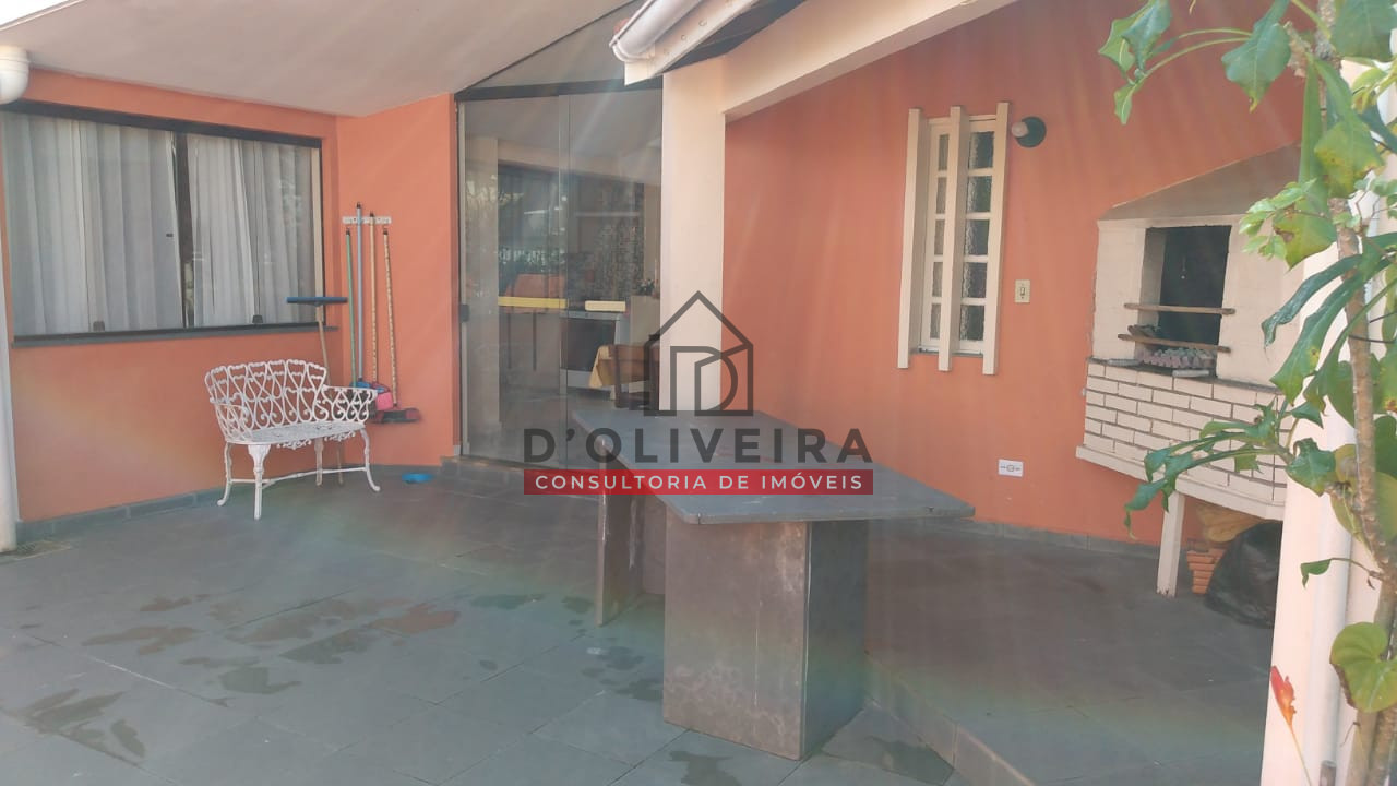 Casa térrea com piscina na Estância São José - Peruíbe - SP