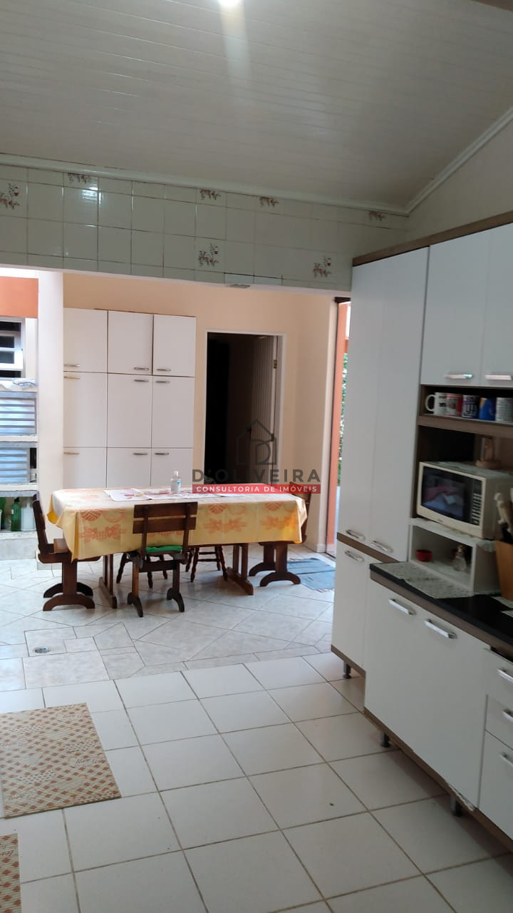 Casa térrea com piscina na Estância São José - Peruíbe - SP