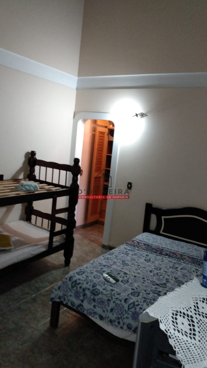 Casa térrea com piscina na Estância São José - Peruíbe - SP