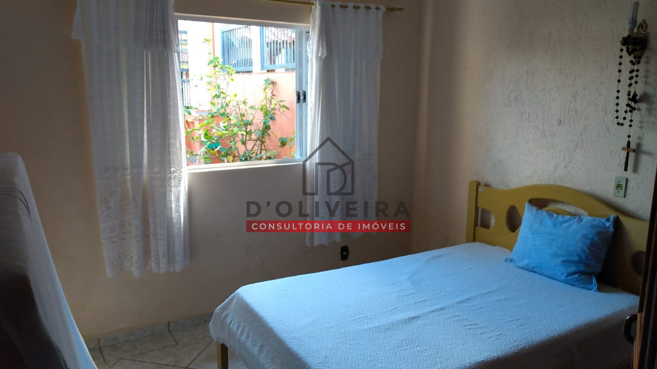 Casa térrea com piscina na Estância São José - Peruíbe - SP