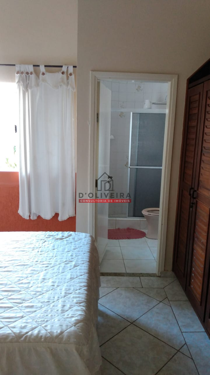 Casa térrea com piscina na Estância São José - Peruíbe - SP