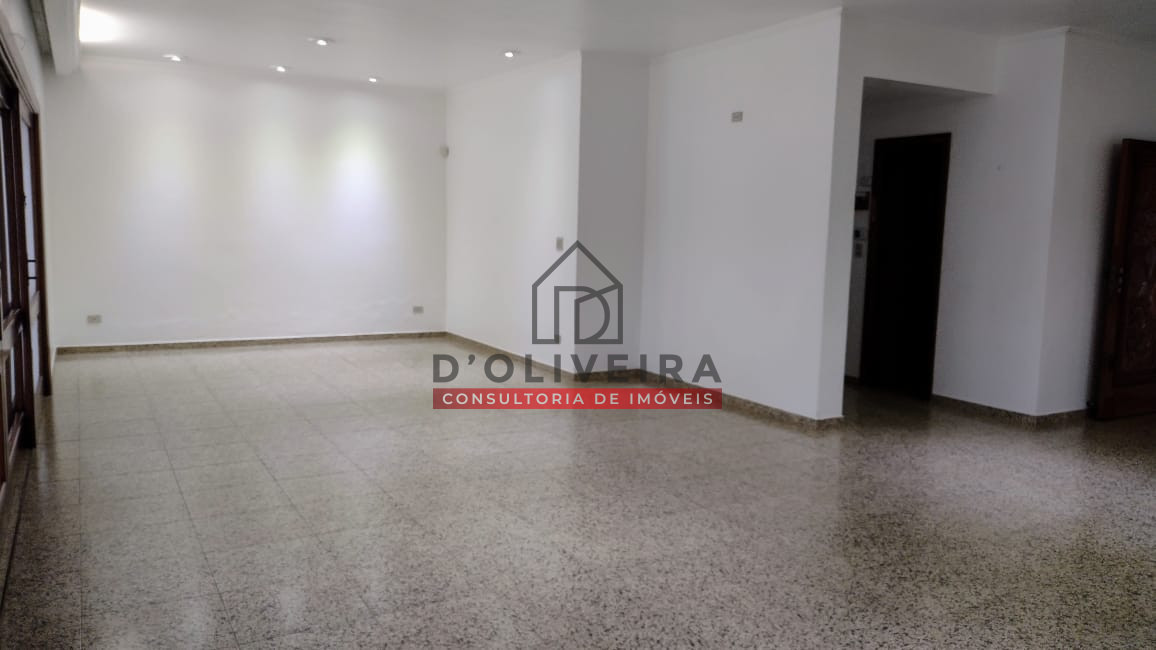 Sobrado com 4 suítes no Centro de Peruíbe- Peruíbe - SP