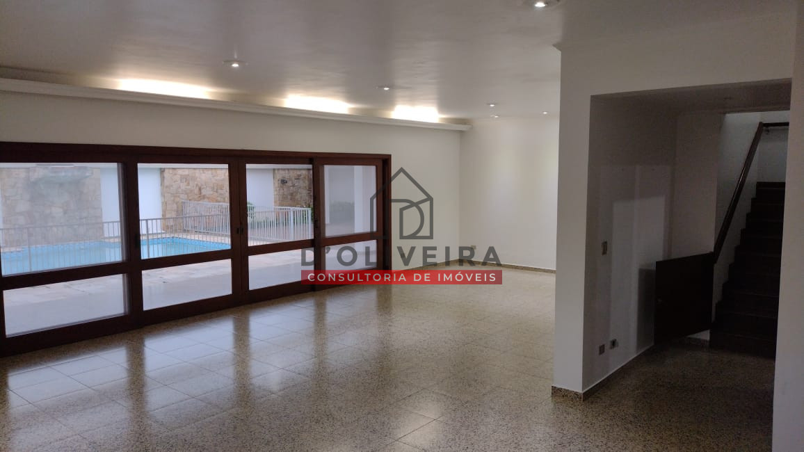 Sobrado com 4 suítes no Centro de Peruíbe- Peruíbe - SP