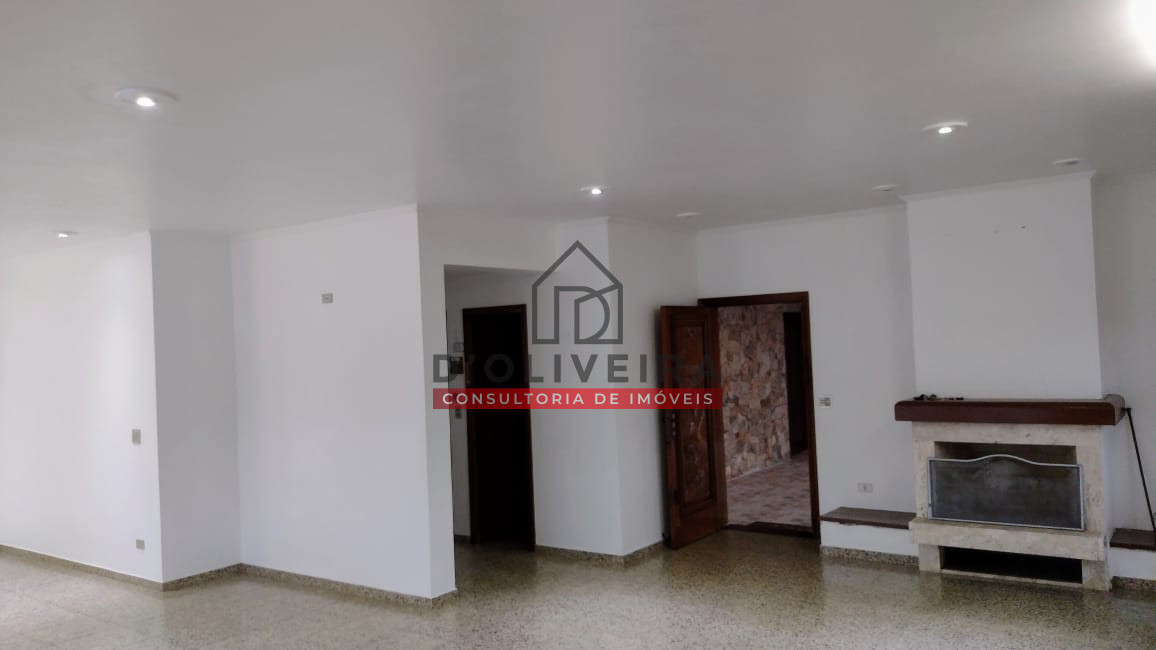 Sobrado com 4 suítes no Centro de Peruíbe- Peruíbe - SP