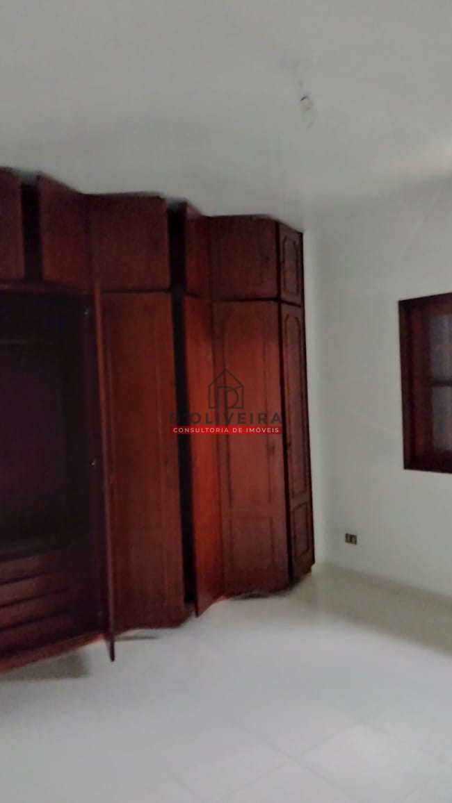 Sobrado com 4 suítes no Centro de Peruíbe- Peruíbe - SP