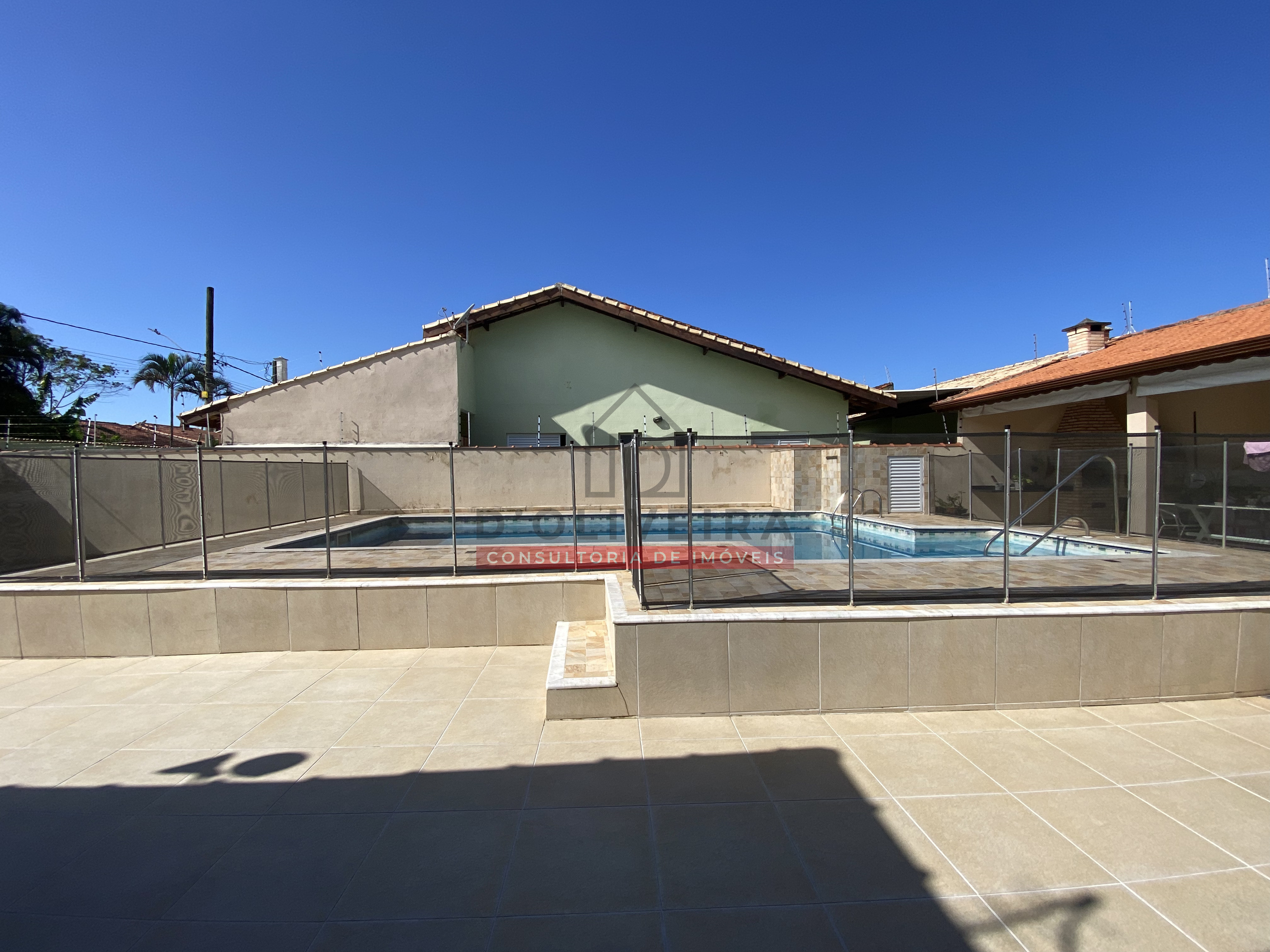Casa térrea com piscina para venda no Jardim Casablanca - Peruíbe - SP