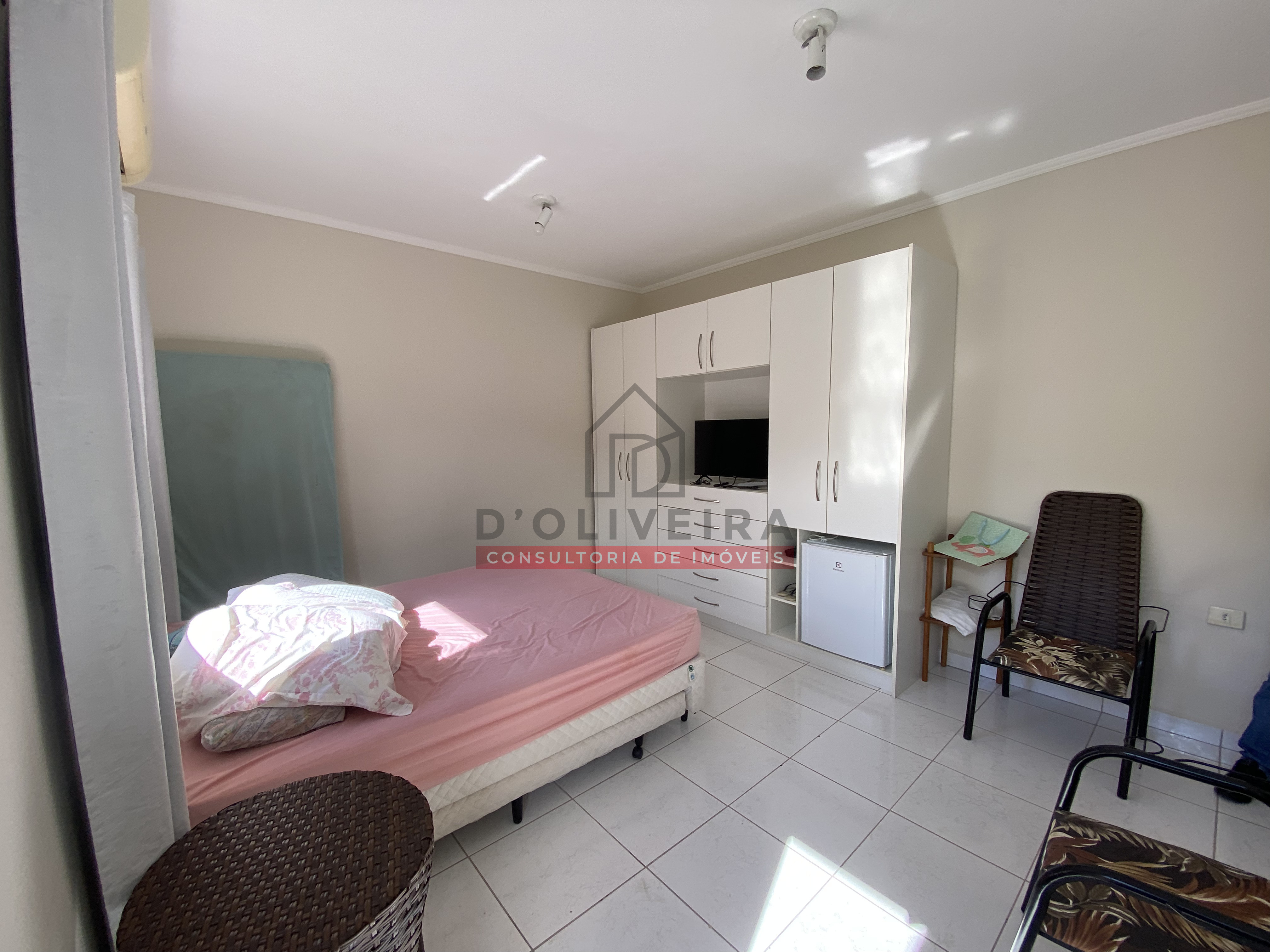 Casa térrea com piscina para venda no Jardim Casablanca - Peruíbe - SP