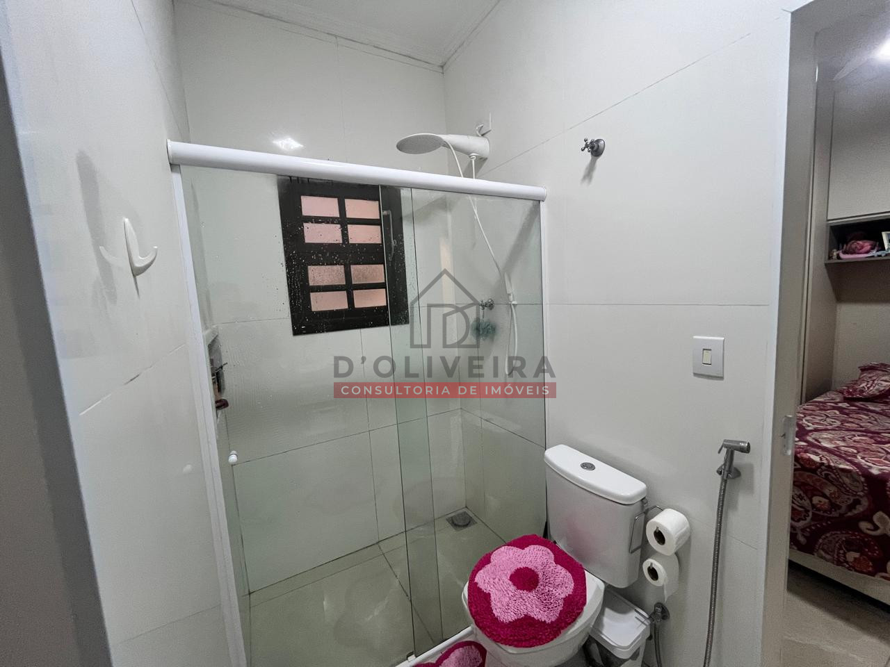 Sobrado a 800 metros da praia com 5 quartos no Centro de Peruíbe- Peruíbe - SP