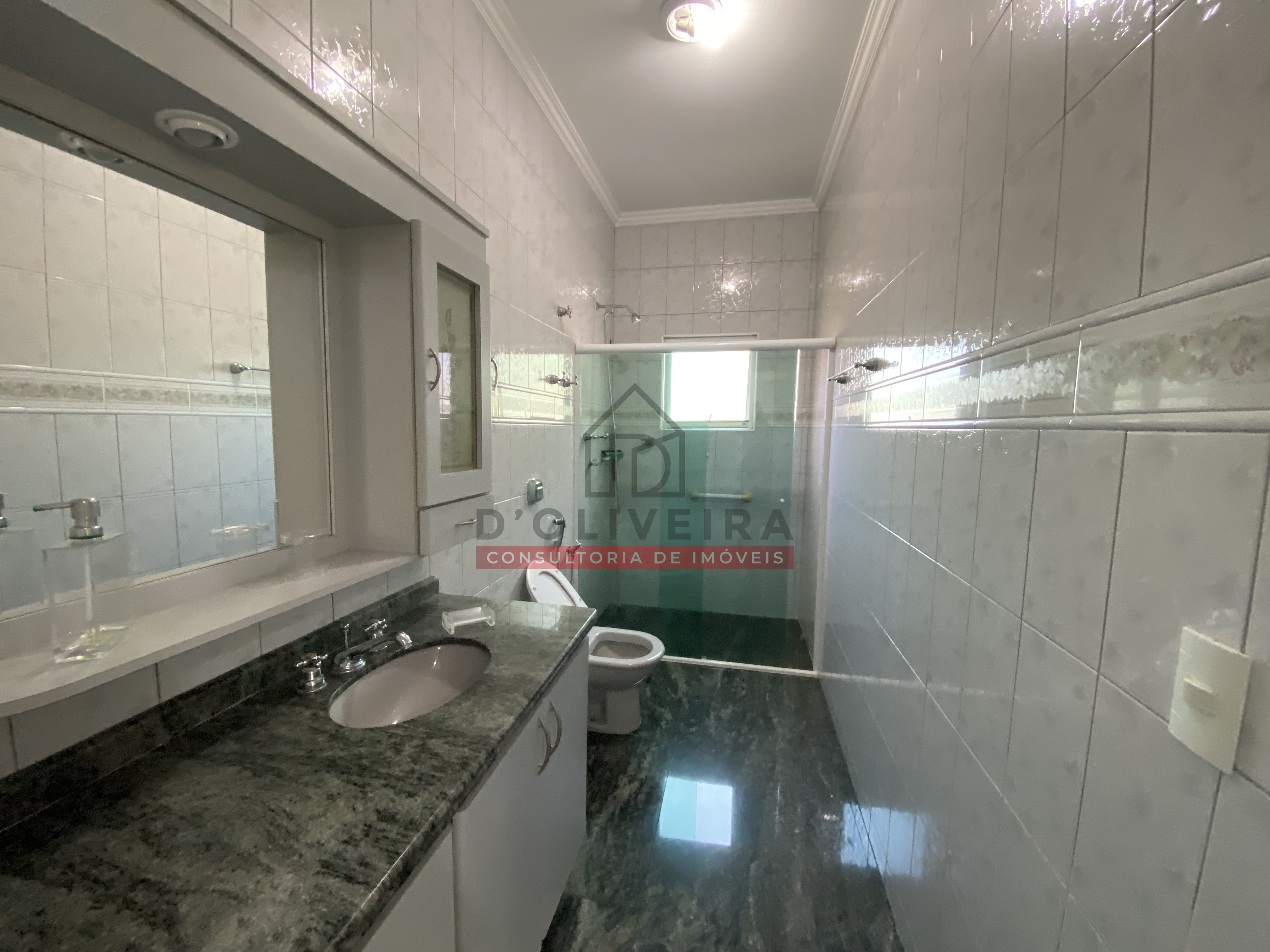 Casa térrea com 3 suítes à venda no condomínio Bougainvillée III - Peruíbe - SP