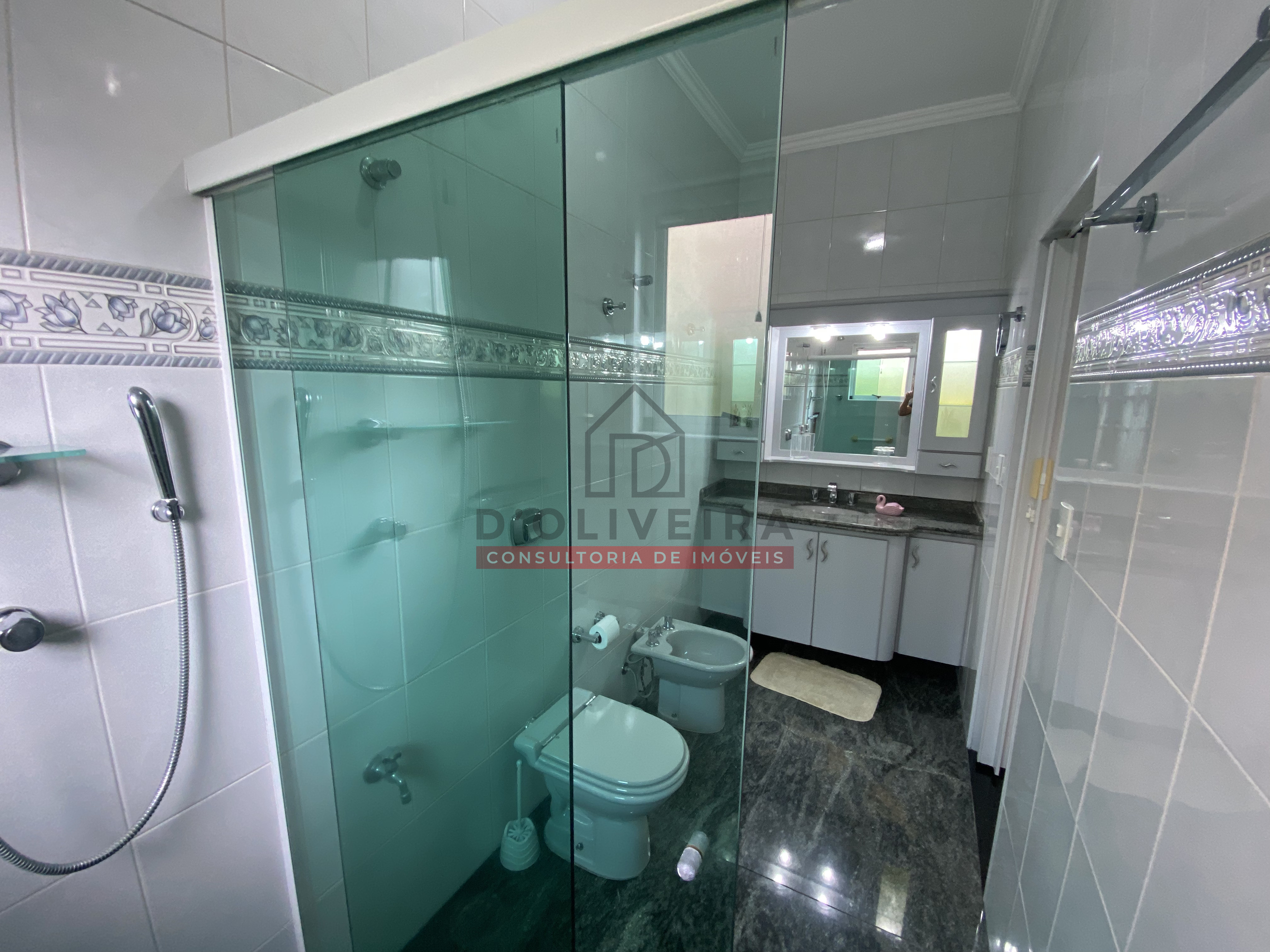 Casa térrea com 3 suítes à venda no condomínio Bougainvillée III - Peruíbe - SP