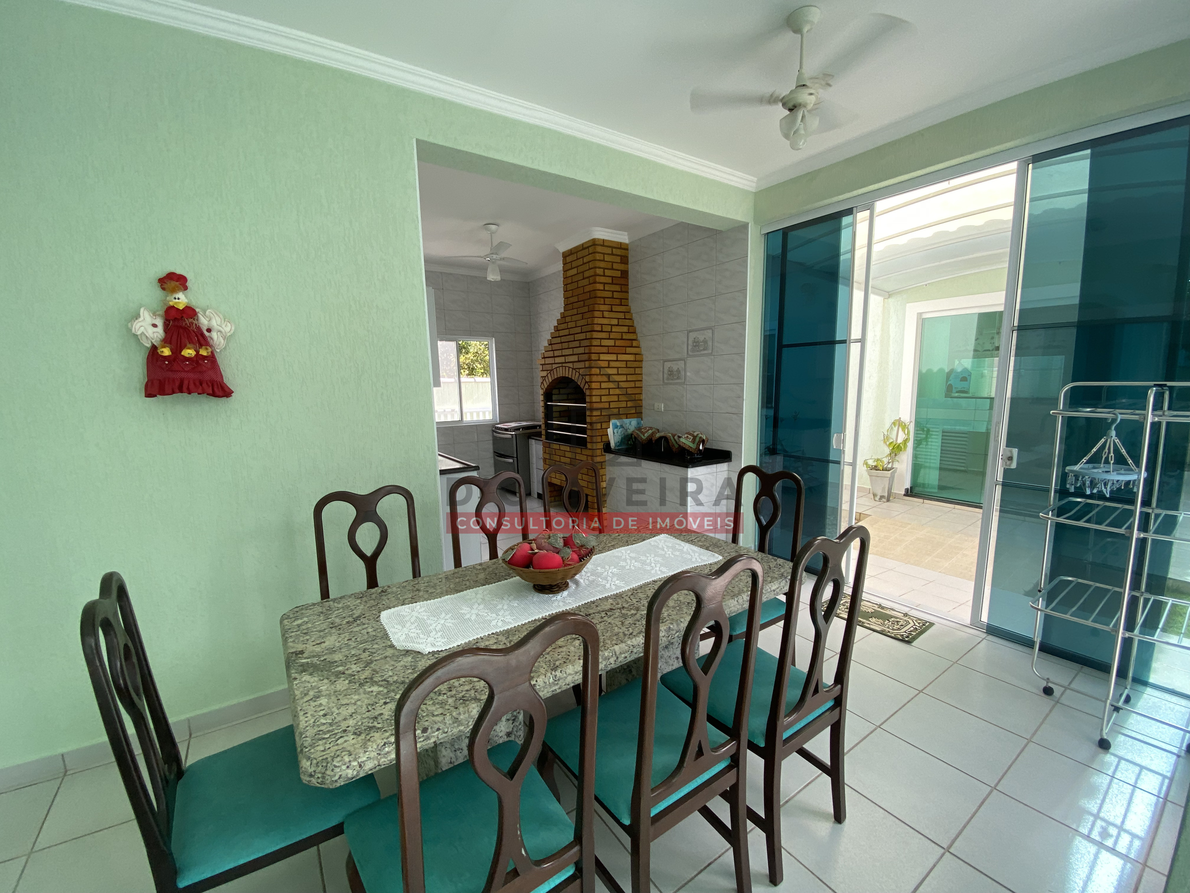 Casa térrea com 3 suítes à venda no condomínio Bougainvillée III - Peruíbe - SP