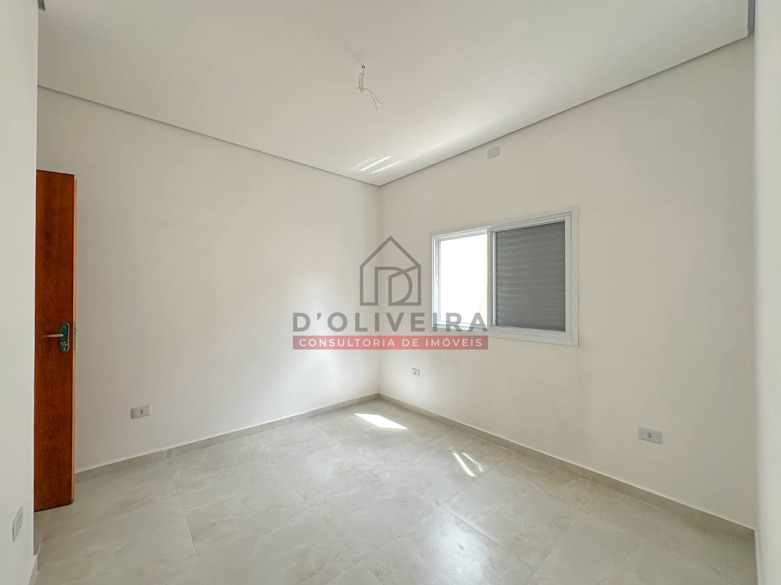 Casa moderna com quintal no São João Batista 2 - Peruíbe - SP