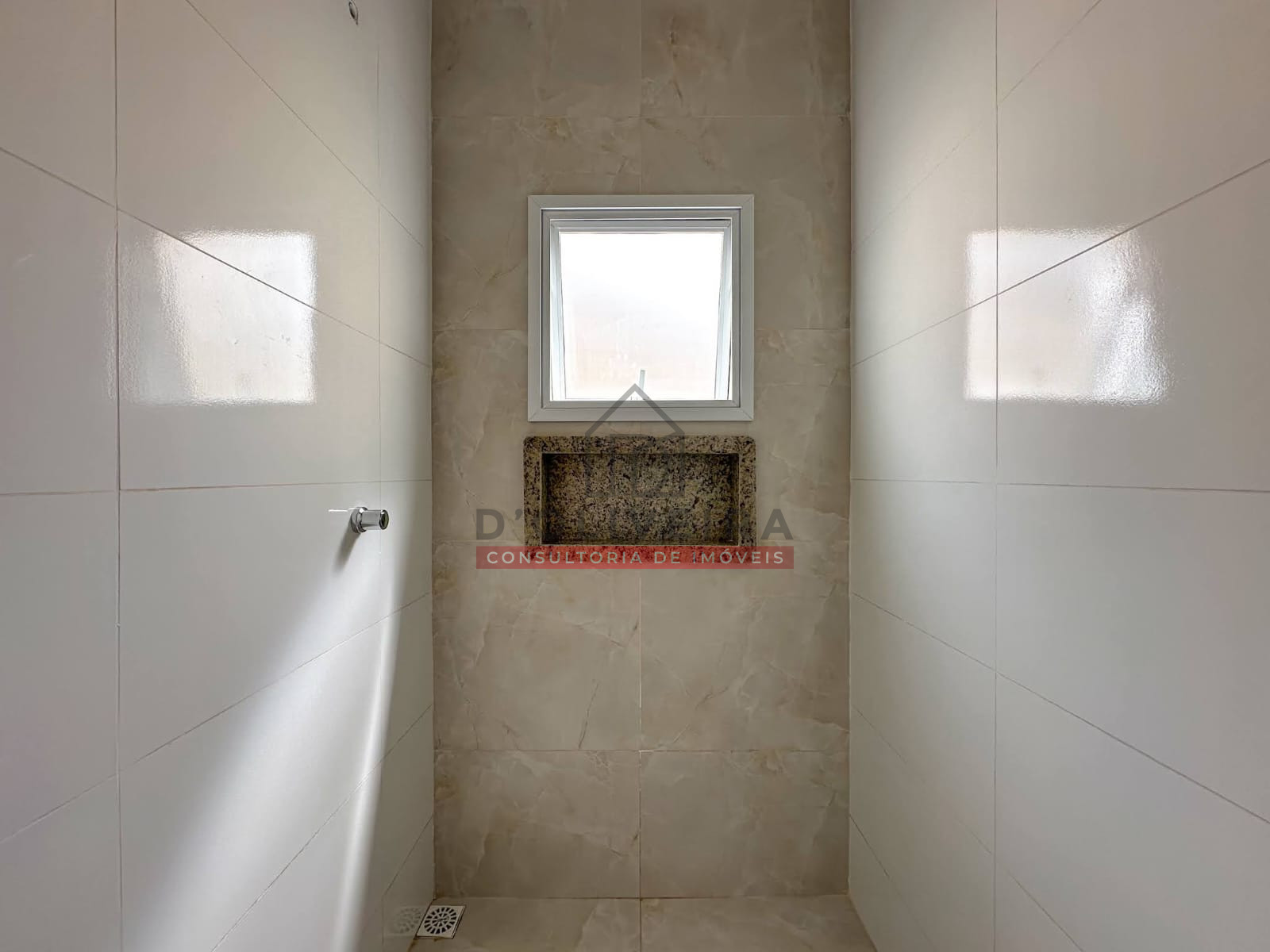 Casa moderna com quintal no São João Batista 2 - Peruíbe - SP