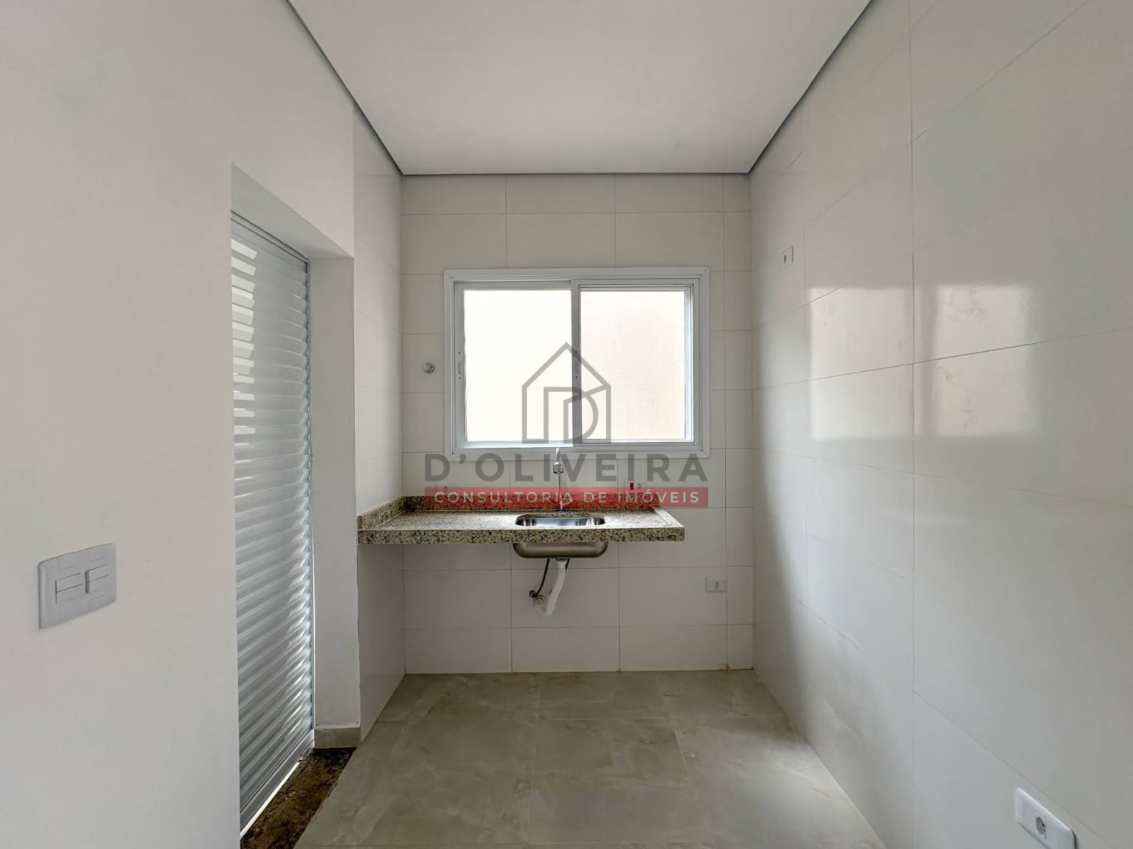 Casa moderna com quintal no São João Batista 2 - Peruíbe - SP