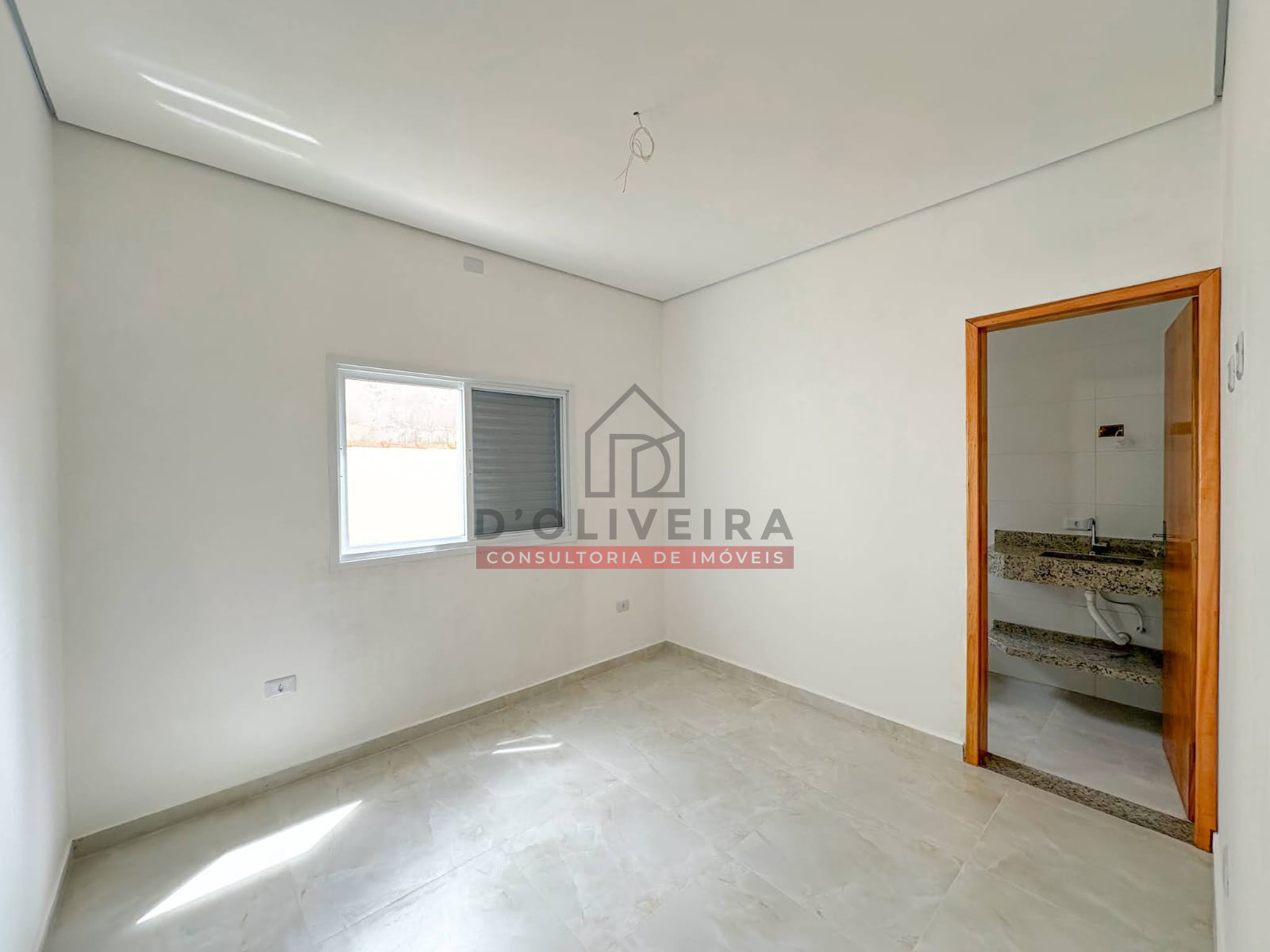 Casa moderna com quintal no São João Batista 2 - Peruíbe - SP