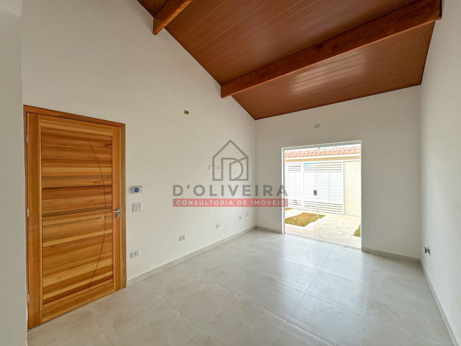 Casa moderna com quintal no São João Batista 2 - Peruíbe - SP