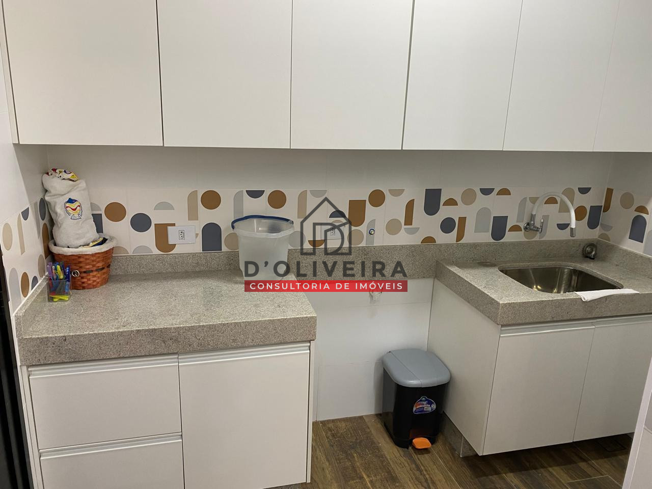 Casa moderna com piscina à venda no Centro - Peruíbe - SP